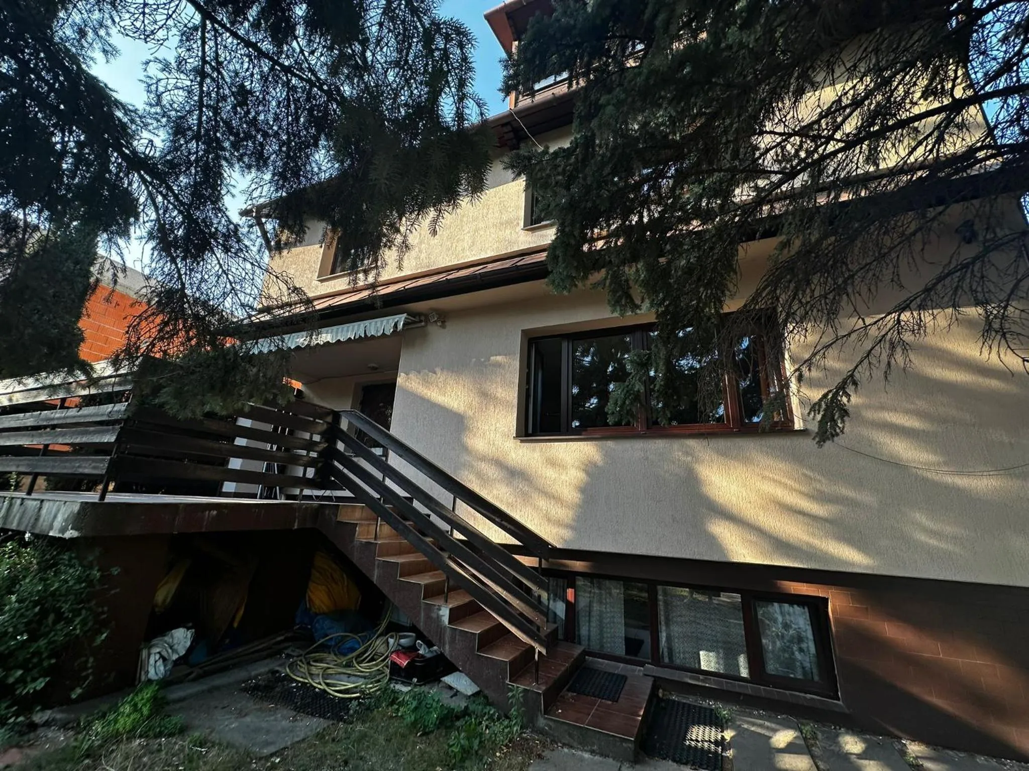 Property building in Hostel Tolek