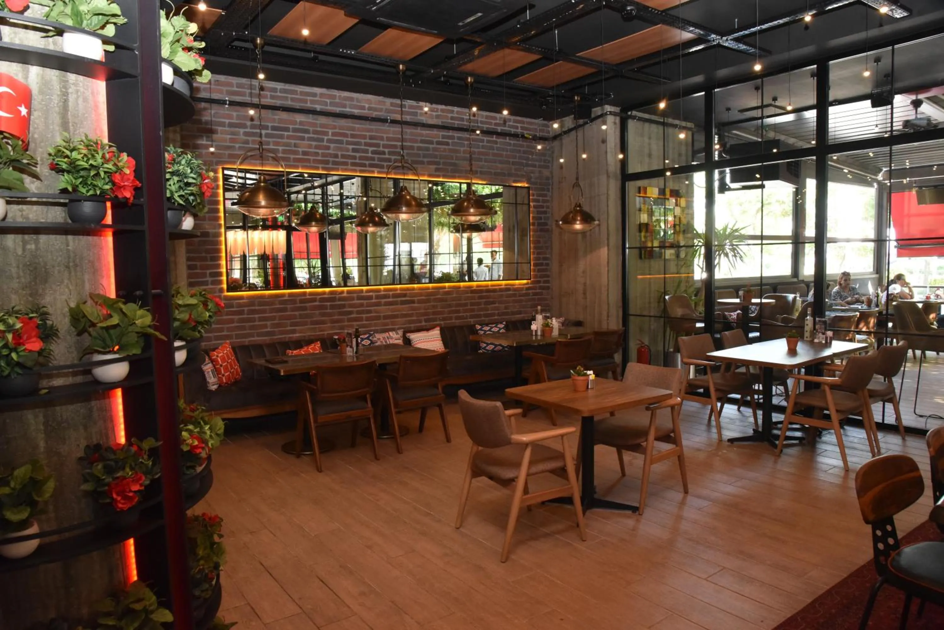 Restaurant/places to eat in Yeşilyurt Park Otel