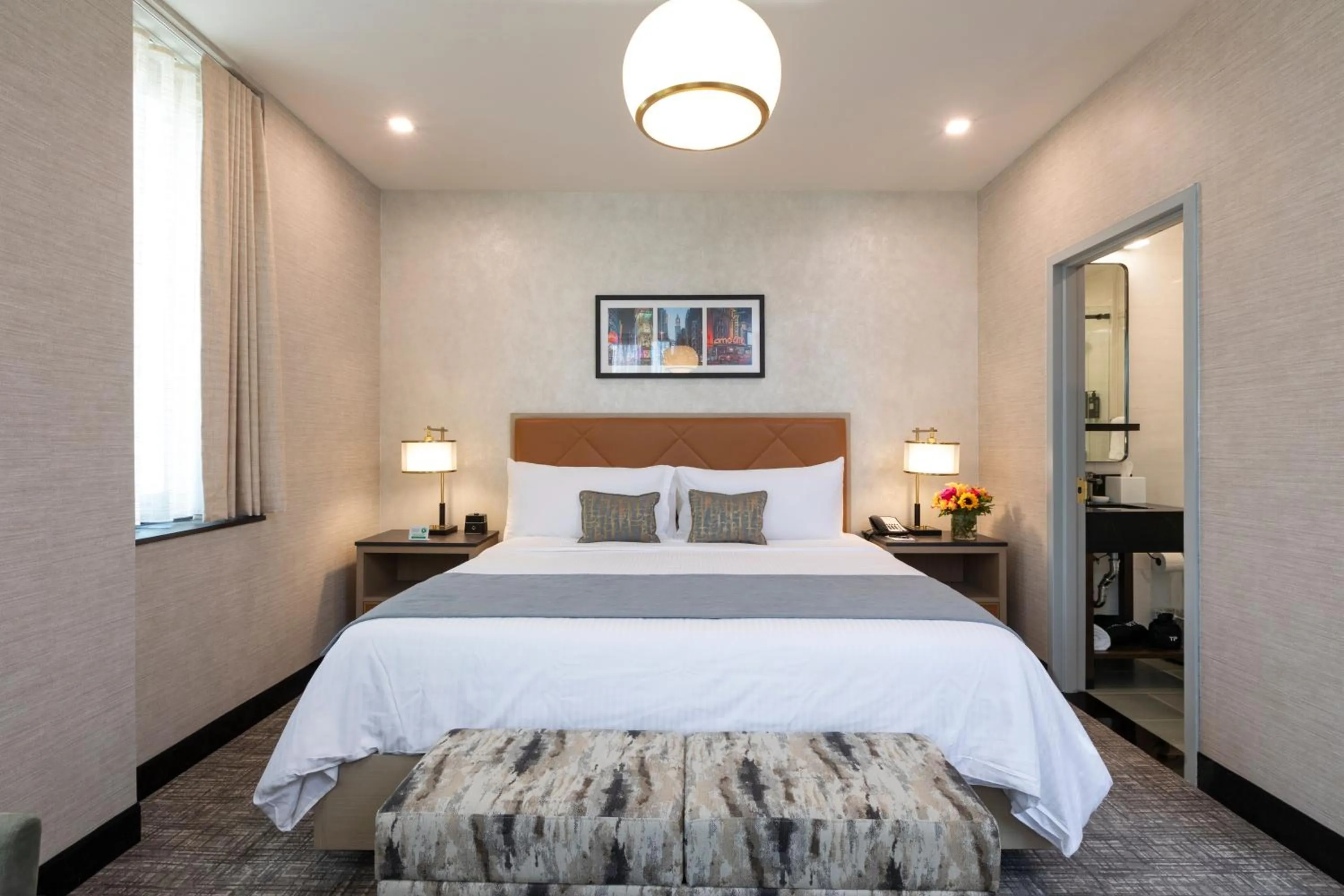 Bed in Broadway Plaza Hotel