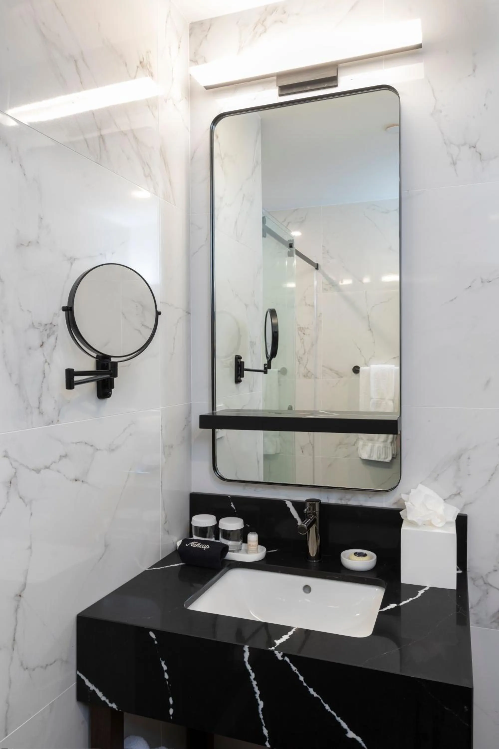 Bathroom in Broadway Plaza Hotel