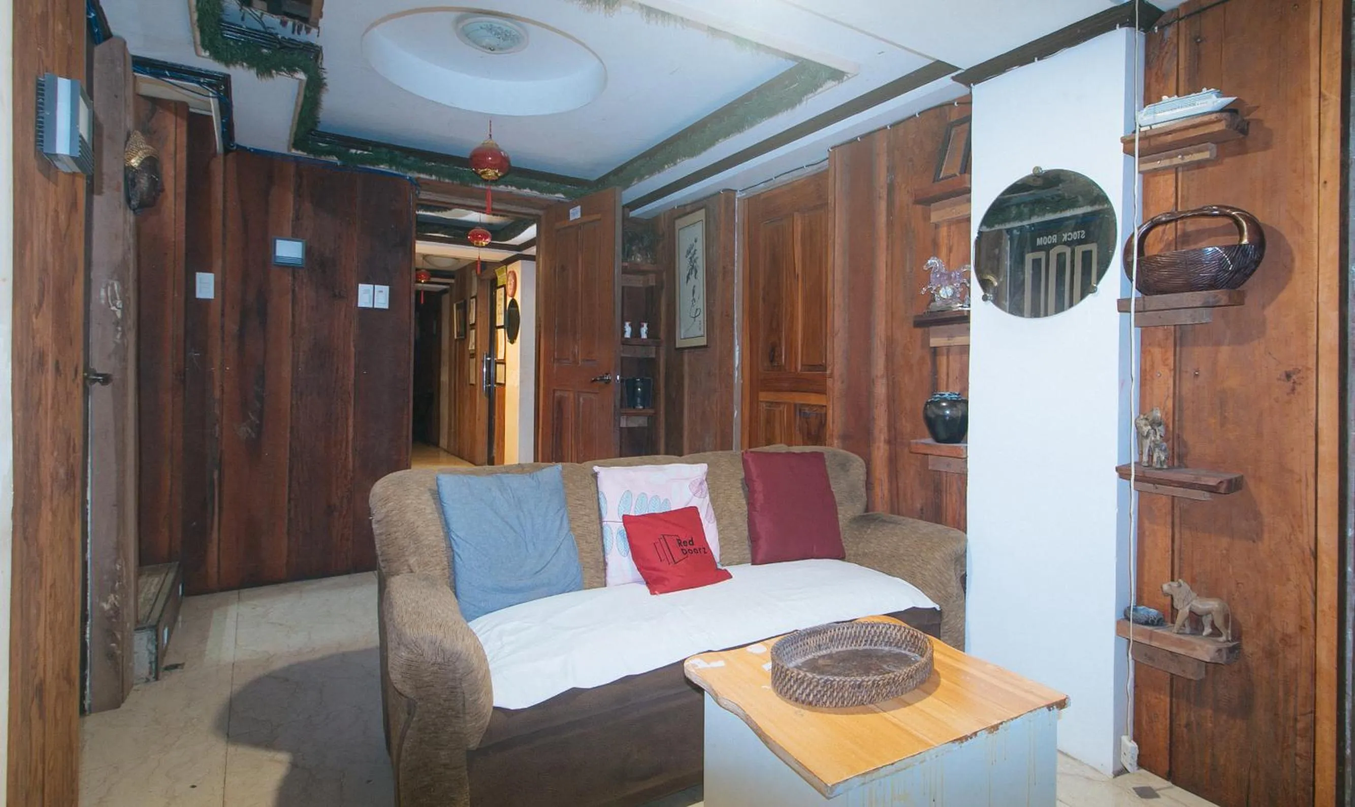 Seating area in RedDoorz at Minas Place 1 Tacloban