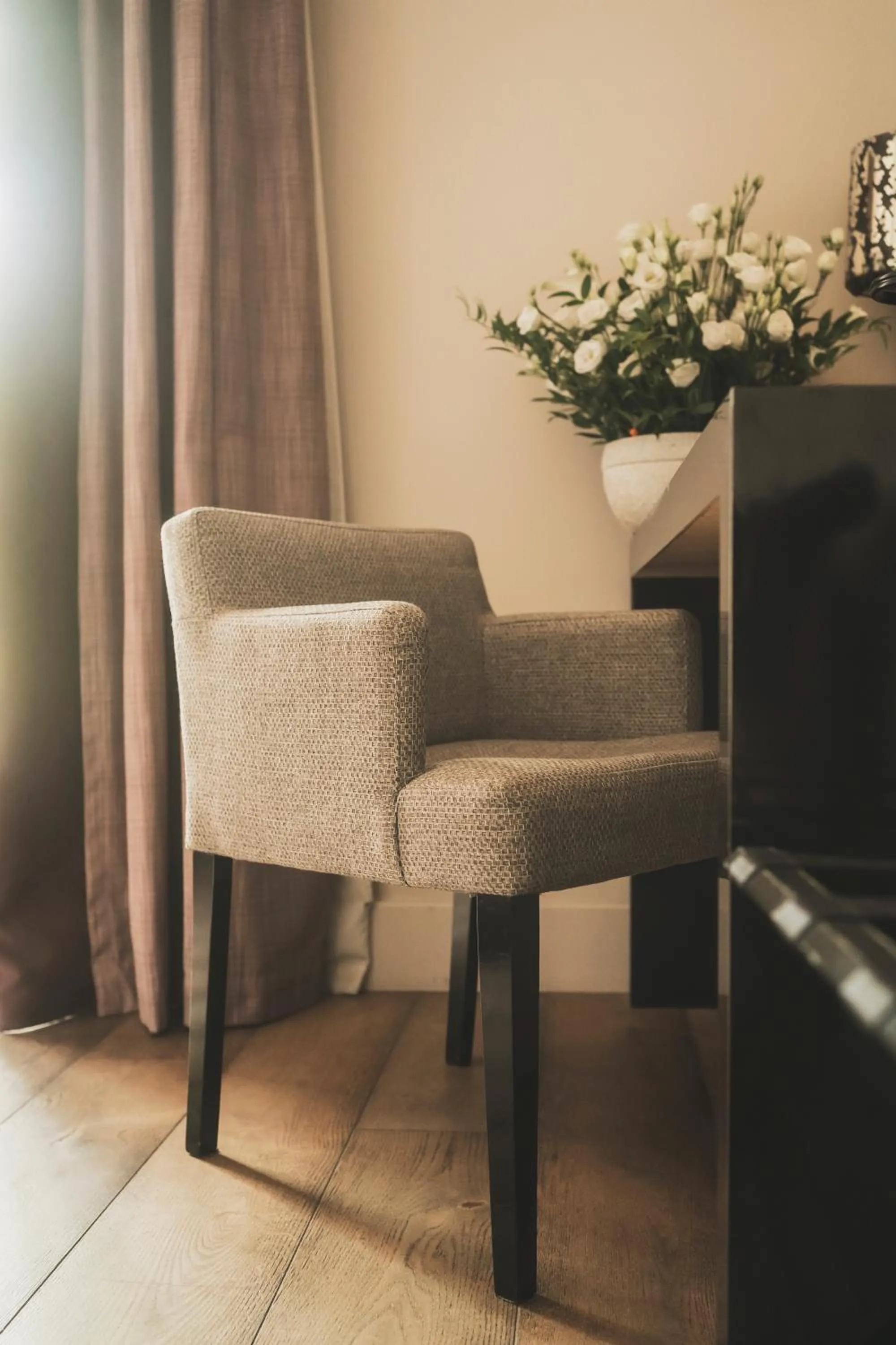 Photo of the whole room in Les Lodges Sainte-Victoire Hotel & Spa