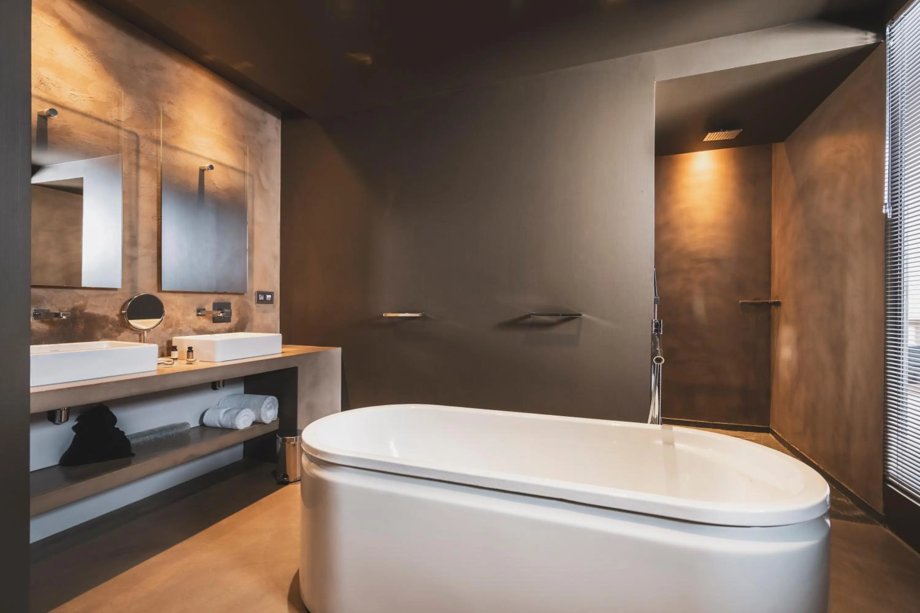 Bath in Les Lodges Sainte-Victoire Hotel & Spa