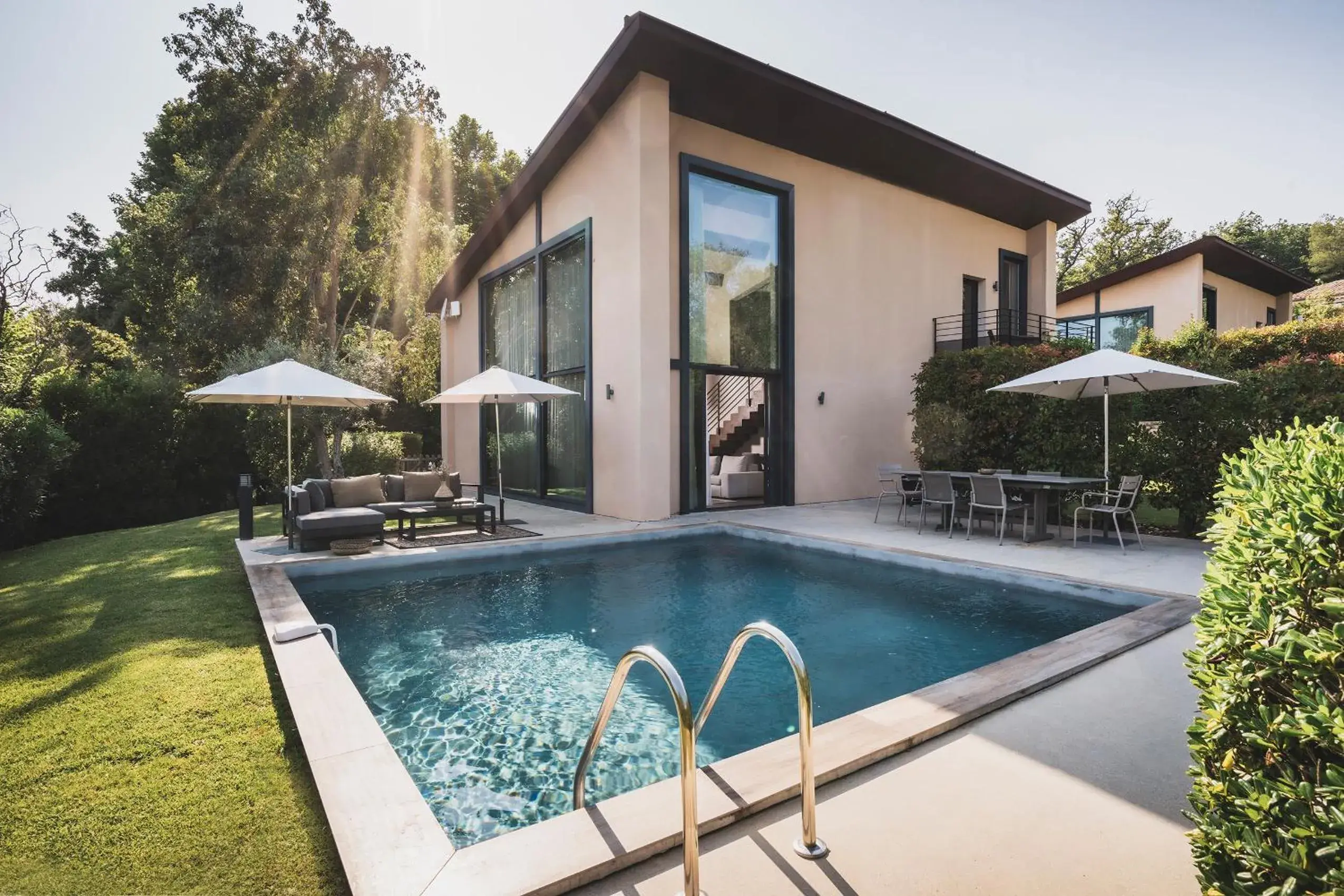 Three-Bedroom Villa (6 Adults) with Private Pool in Les Lodges Sainte-Victoire Hotel & Spa Three-Bedroom Villa (6 Adults) with Private Pool in Les Lodges Sainte-Victoire Hotel & Spa