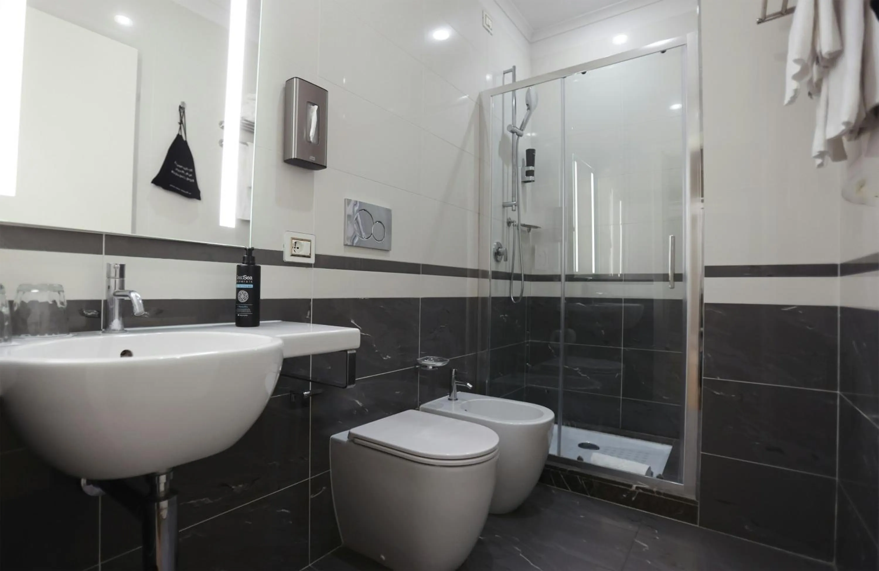 Bathroom in Leonardo Boutique Hotel Rome Monti