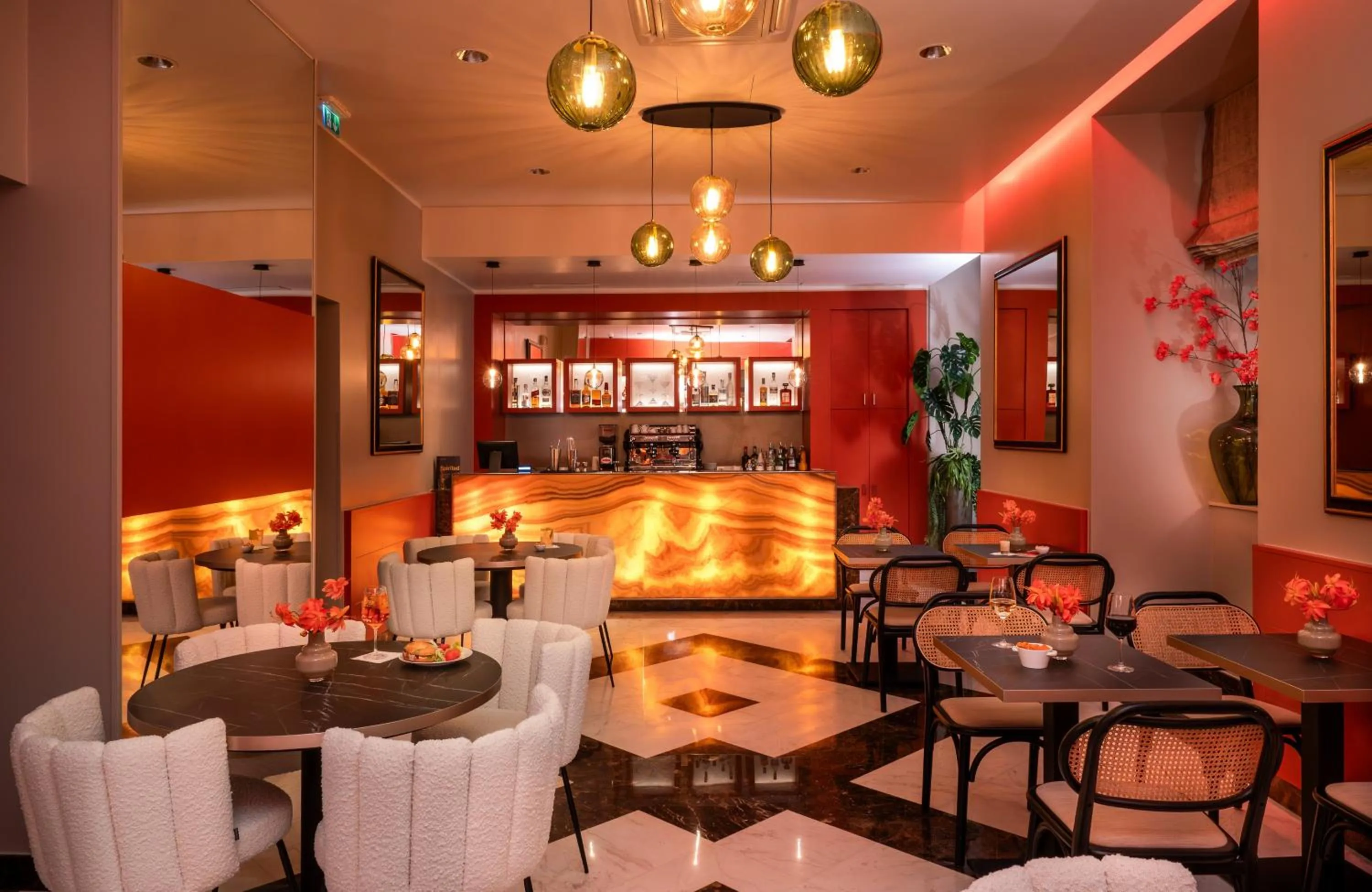 Lounge or bar in Leonardo Boutique Hotel Rome Monti