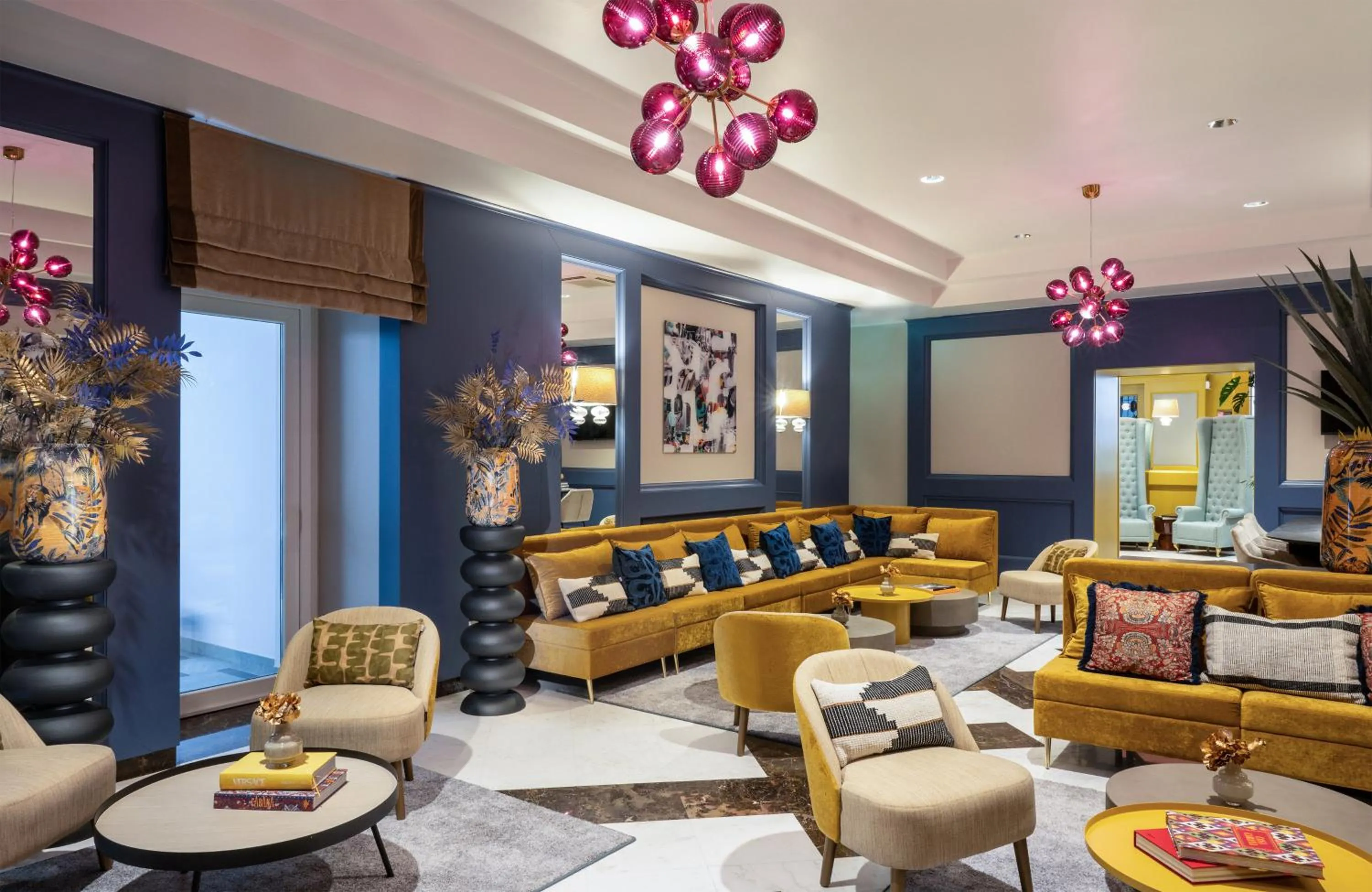 Lounge or bar in Leonardo Boutique Hotel Rome Monti