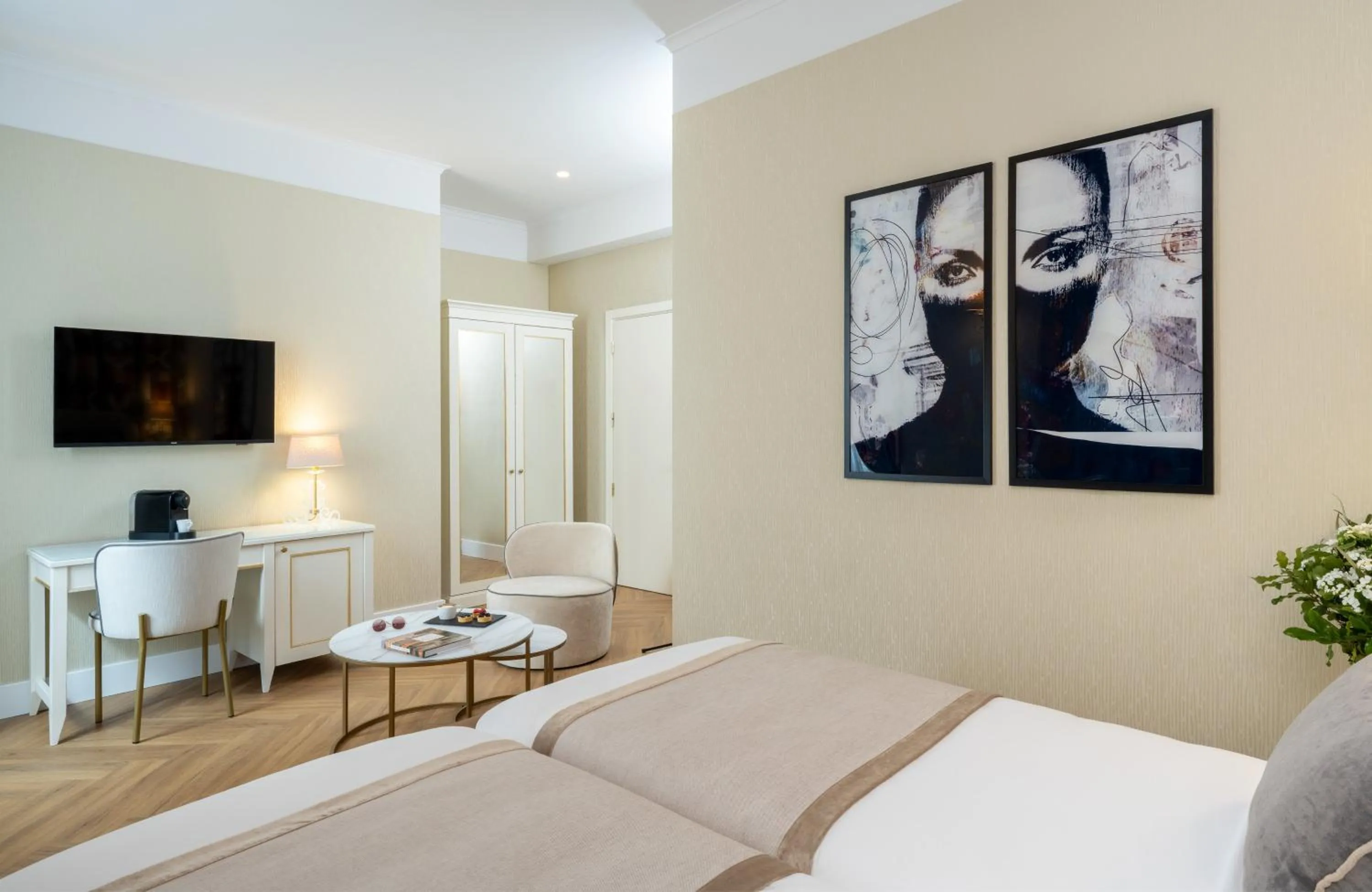Bedroom, Bed in Leonardo Boutique Hotel Rome Monti