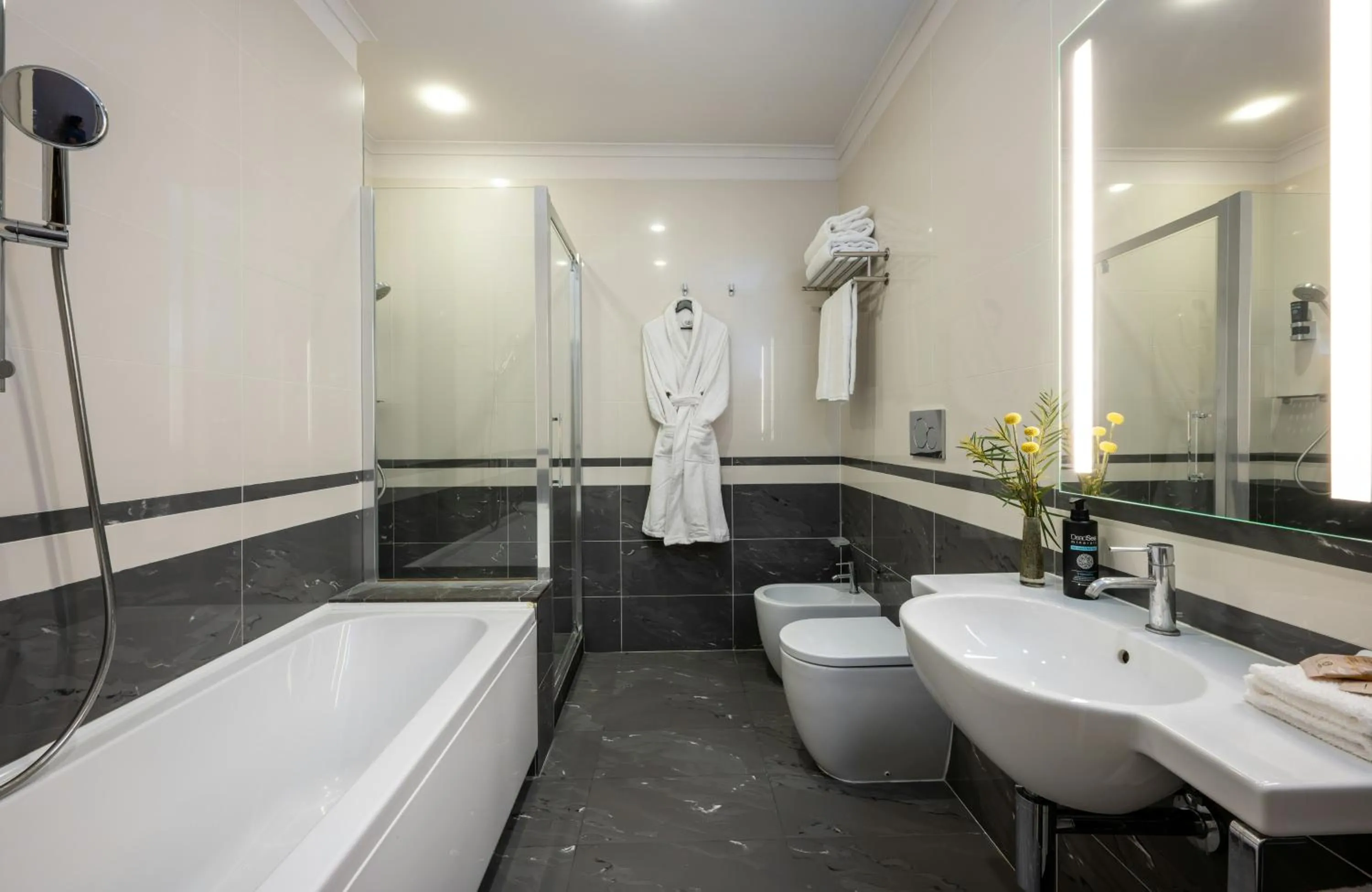 Bathroom in Leonardo Boutique Hotel Rome Monti