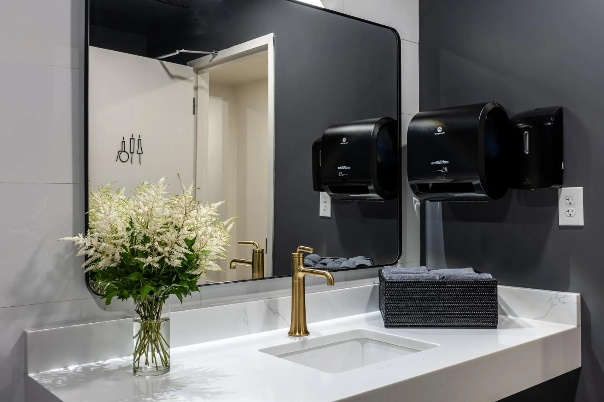 Bathroom in The Georgetown Inn