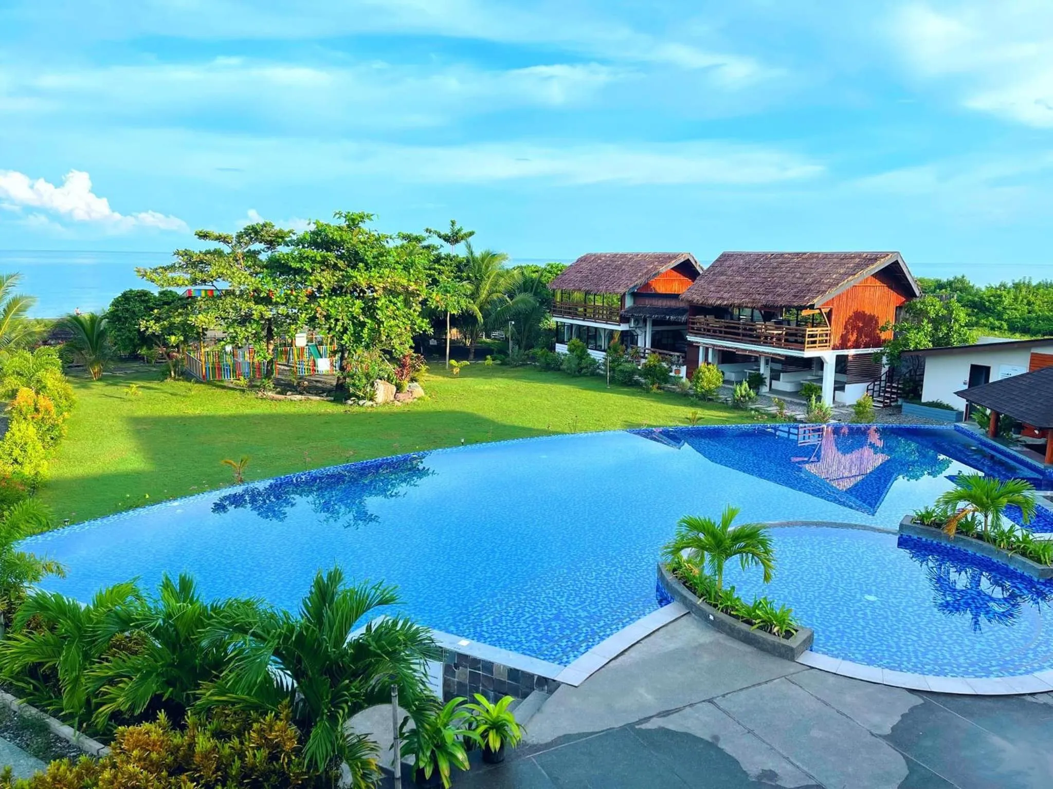 Vistapaloma beach resort