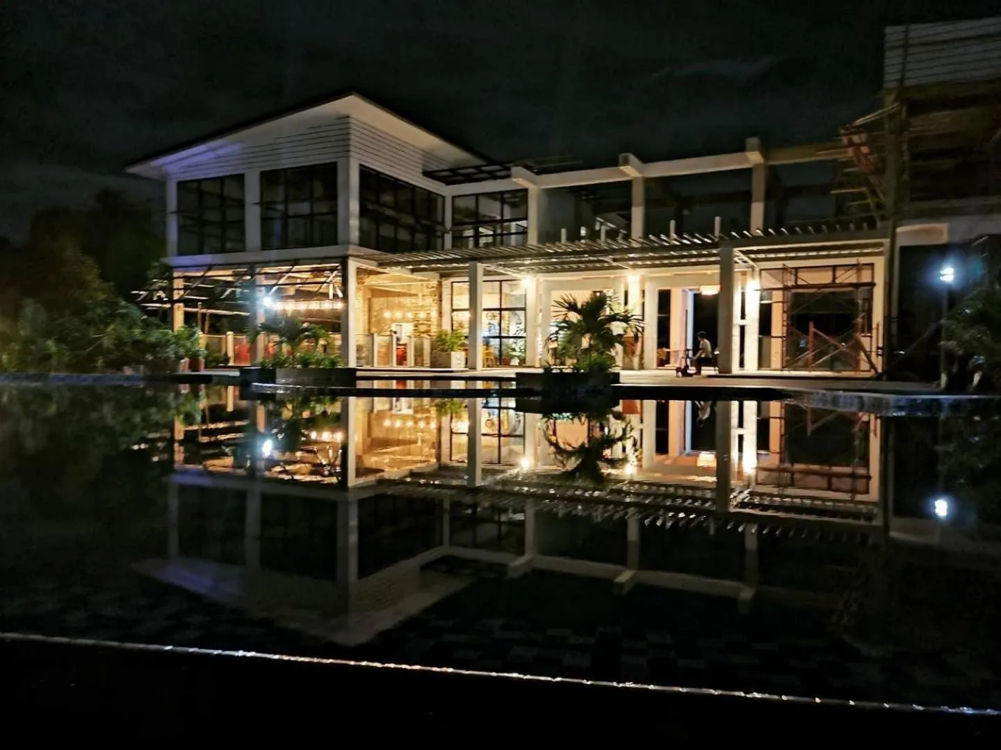 Vistapaloma beach resort