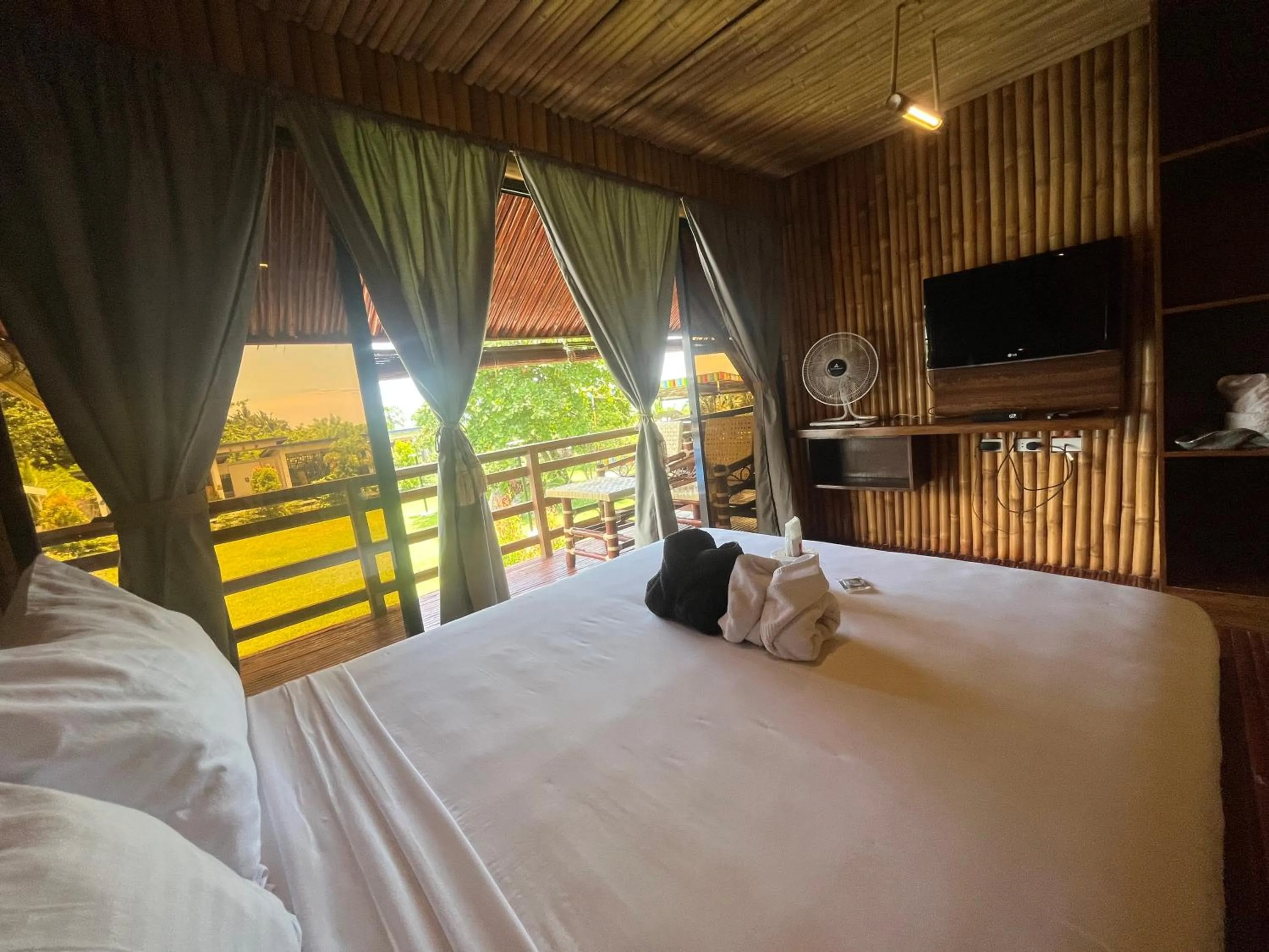 Bed in Vistapaloma beach resort