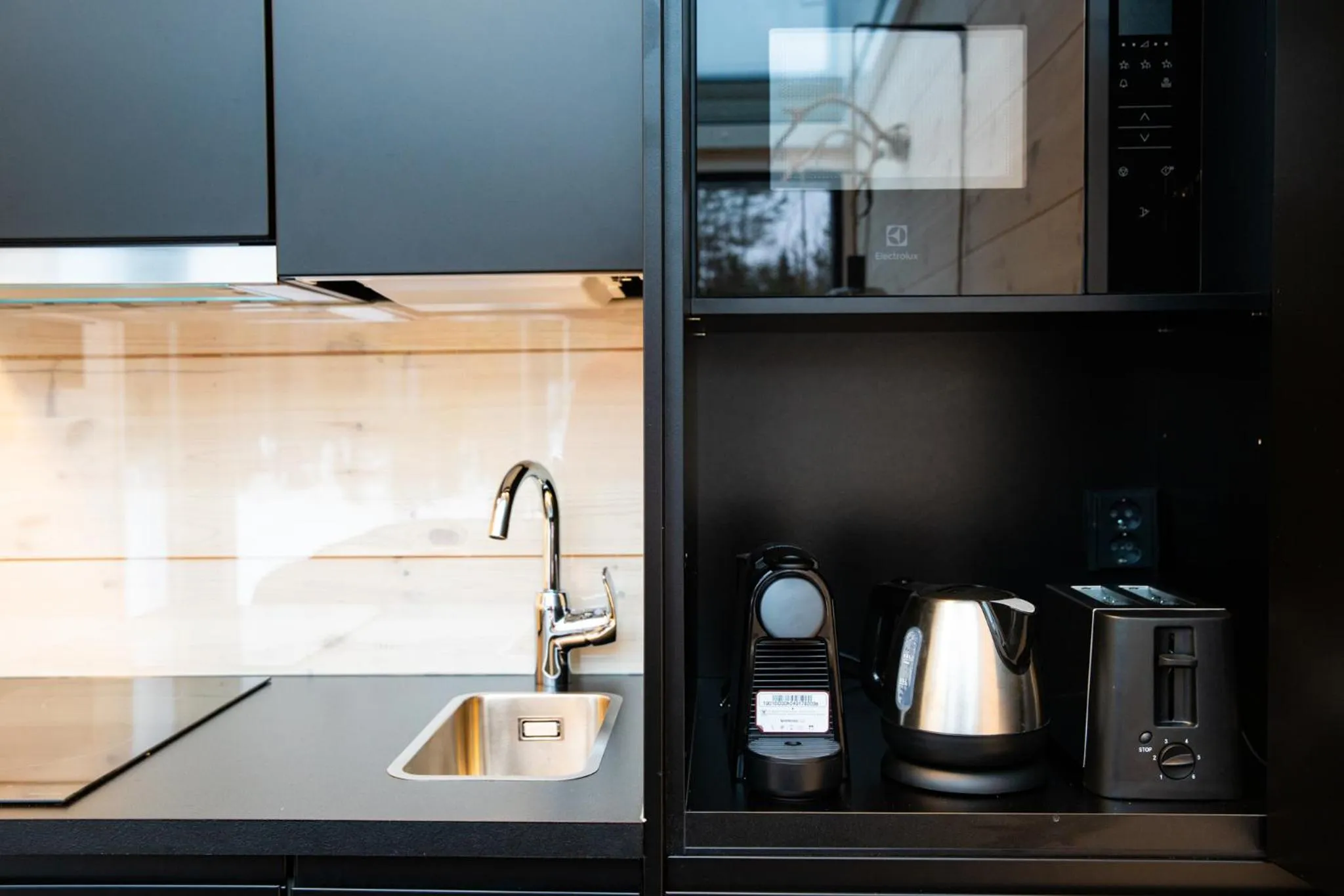 Kitchen or kitchenette in Kuuru Tunturilaakso by Kide Hotel