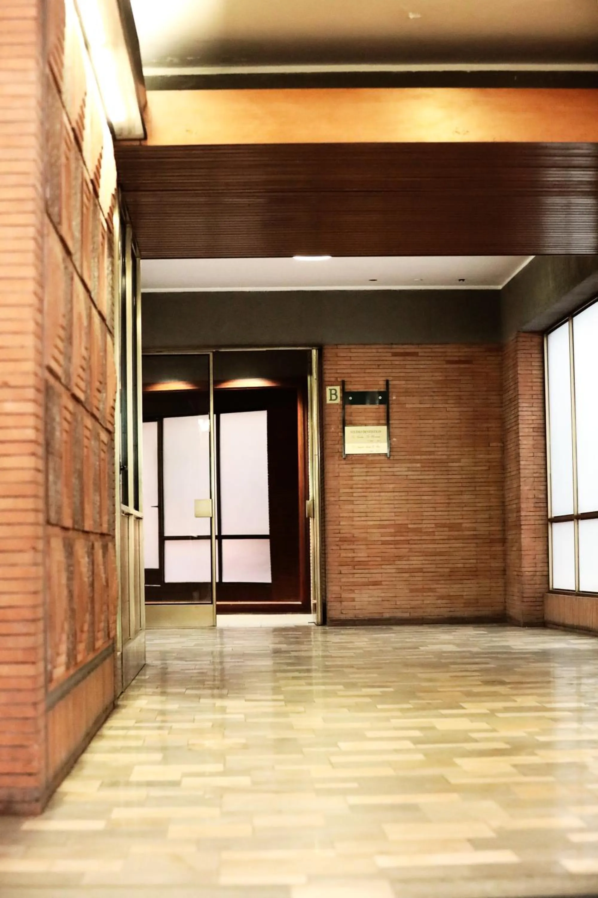 Property building in O.Effe. Suites / Vatican