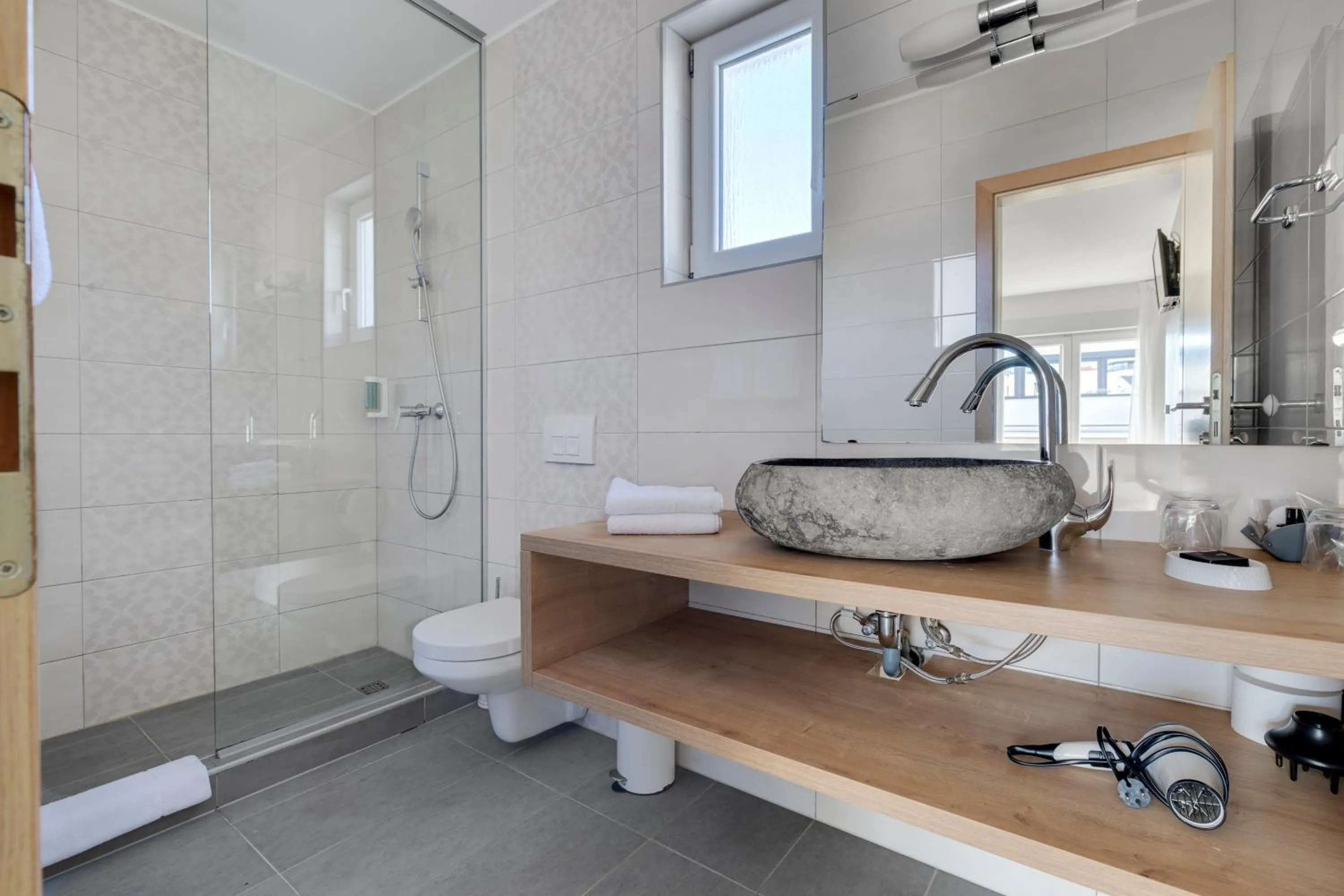 Shower in Villa Liburnum