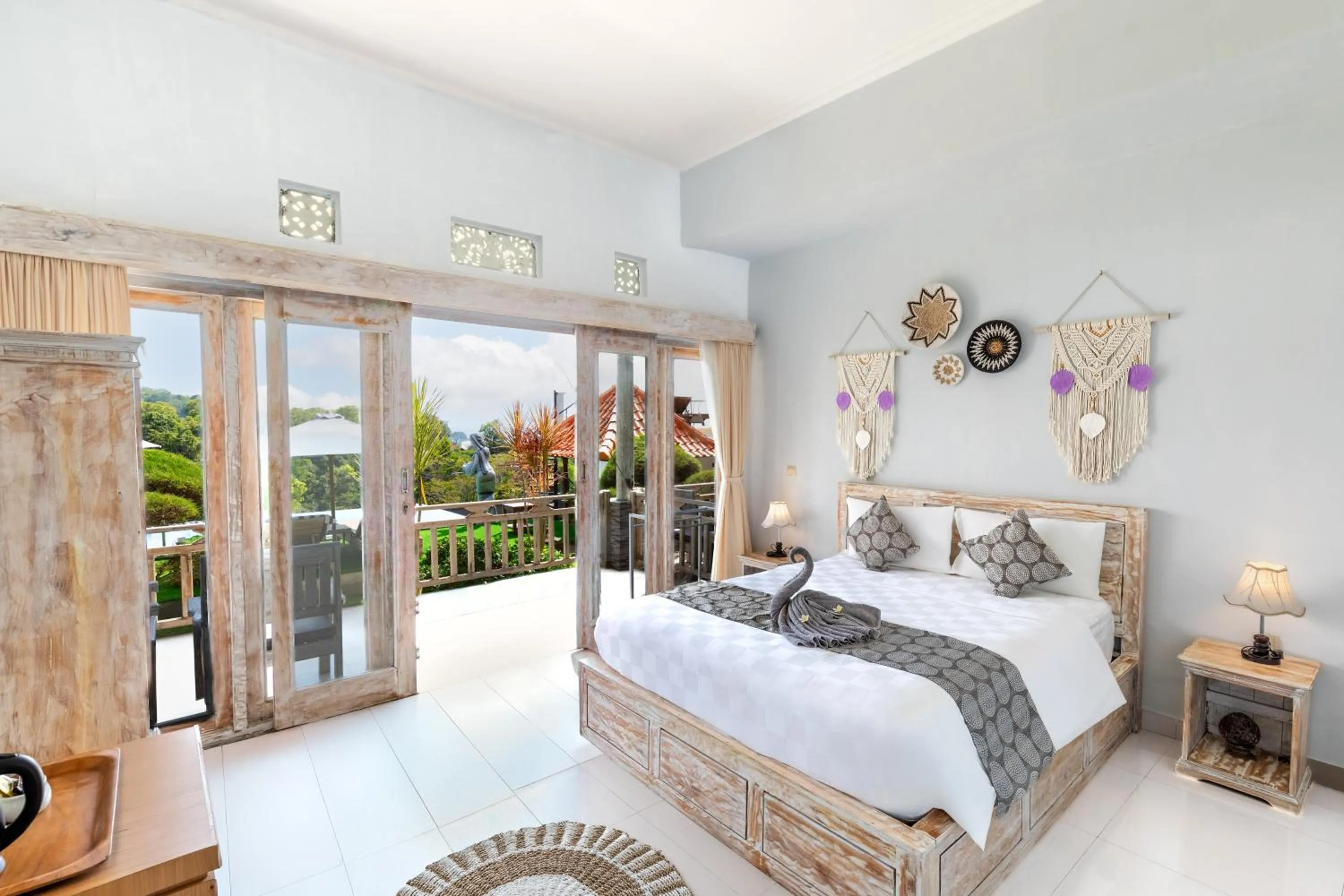 View (from property/room), Bed in Kaylas Hill Resort