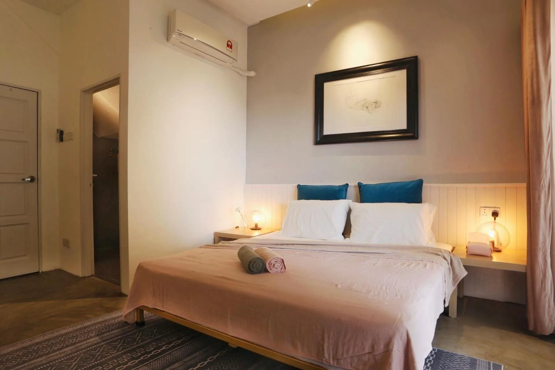 Bed in Smell rose beach garden花语海沙滩花园