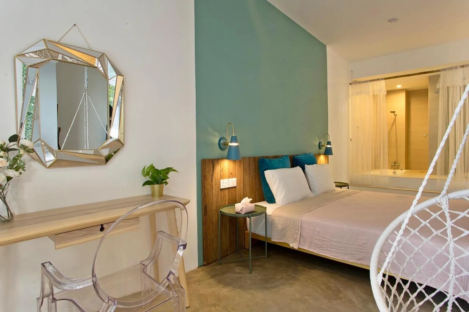 Bed in Smell rose beach garden花语海沙滩花园