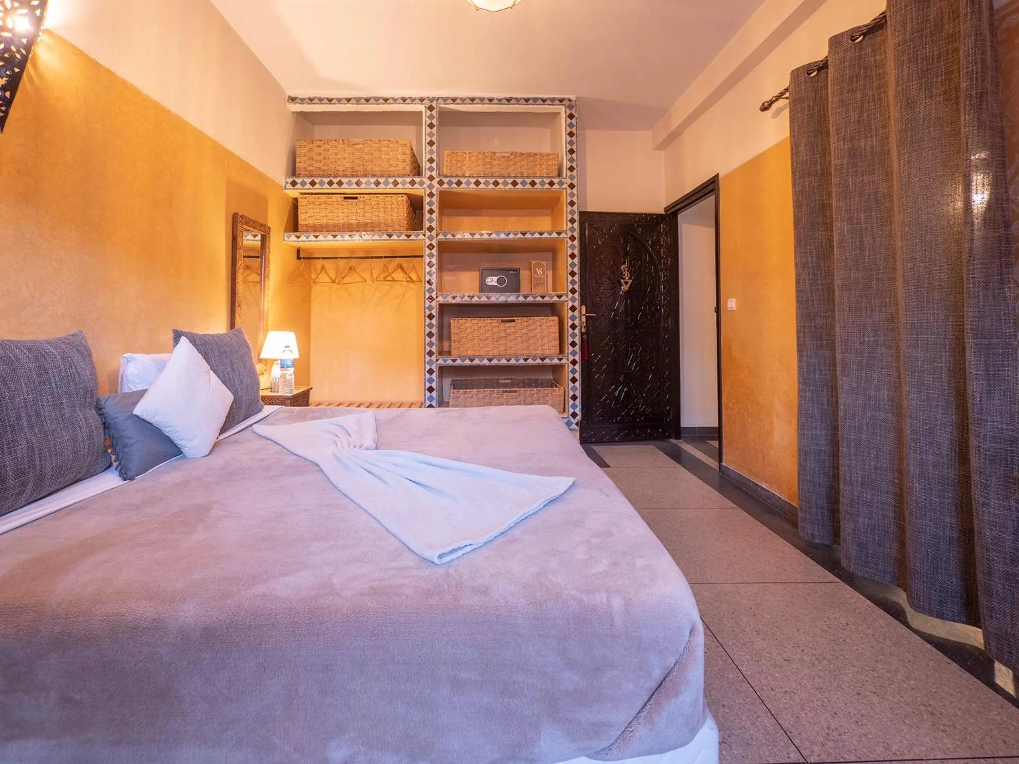 Bed in Villa Soraya Hammam & Jacuzzi