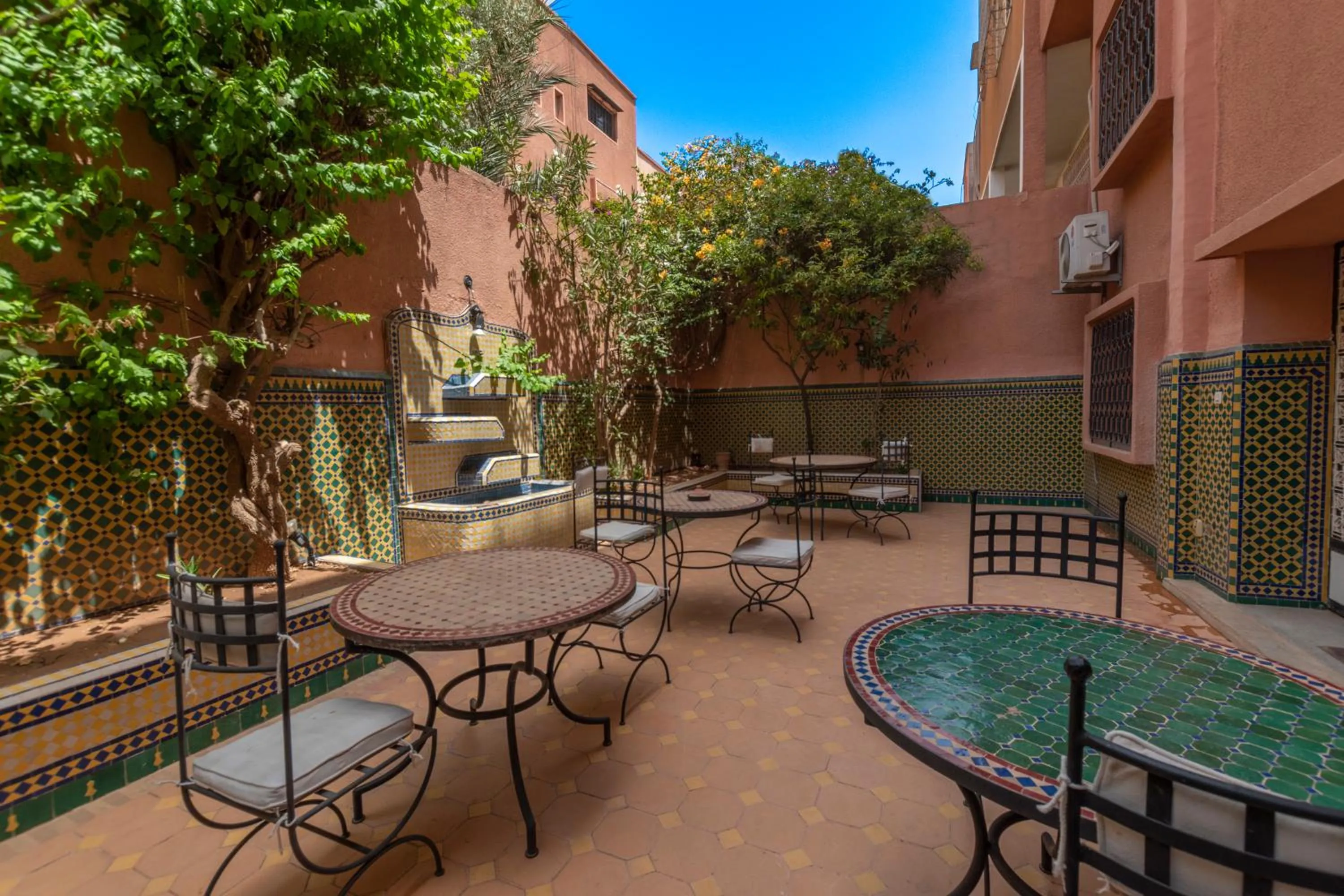 Patio in Villa Soraya Hammam & Jacuzzi
