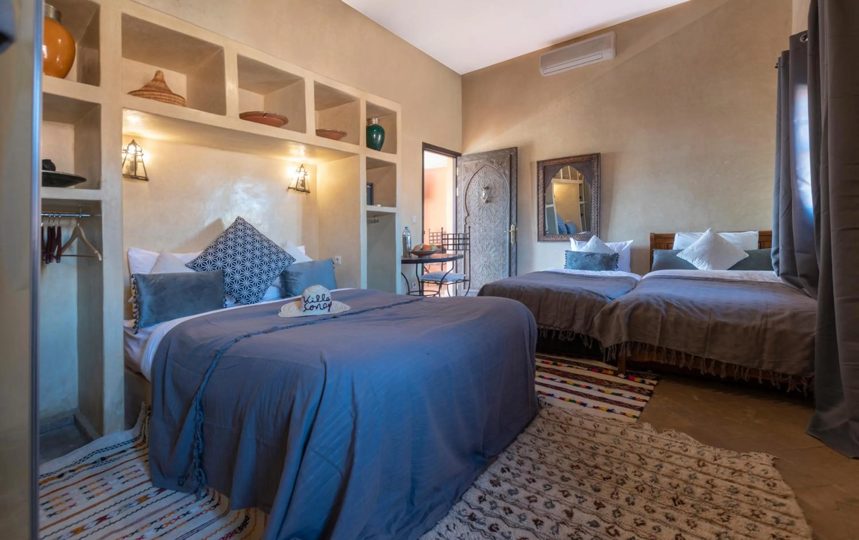 Photo of the whole room, Bed in Villa Soraya Hammam & Jacuzzi