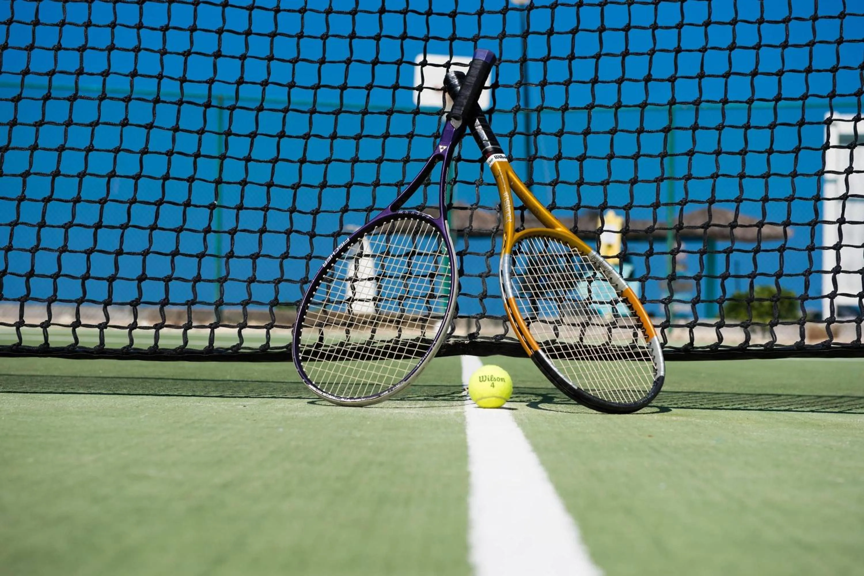Tennis court in Wyndham Reef Resort, Grand Cayman