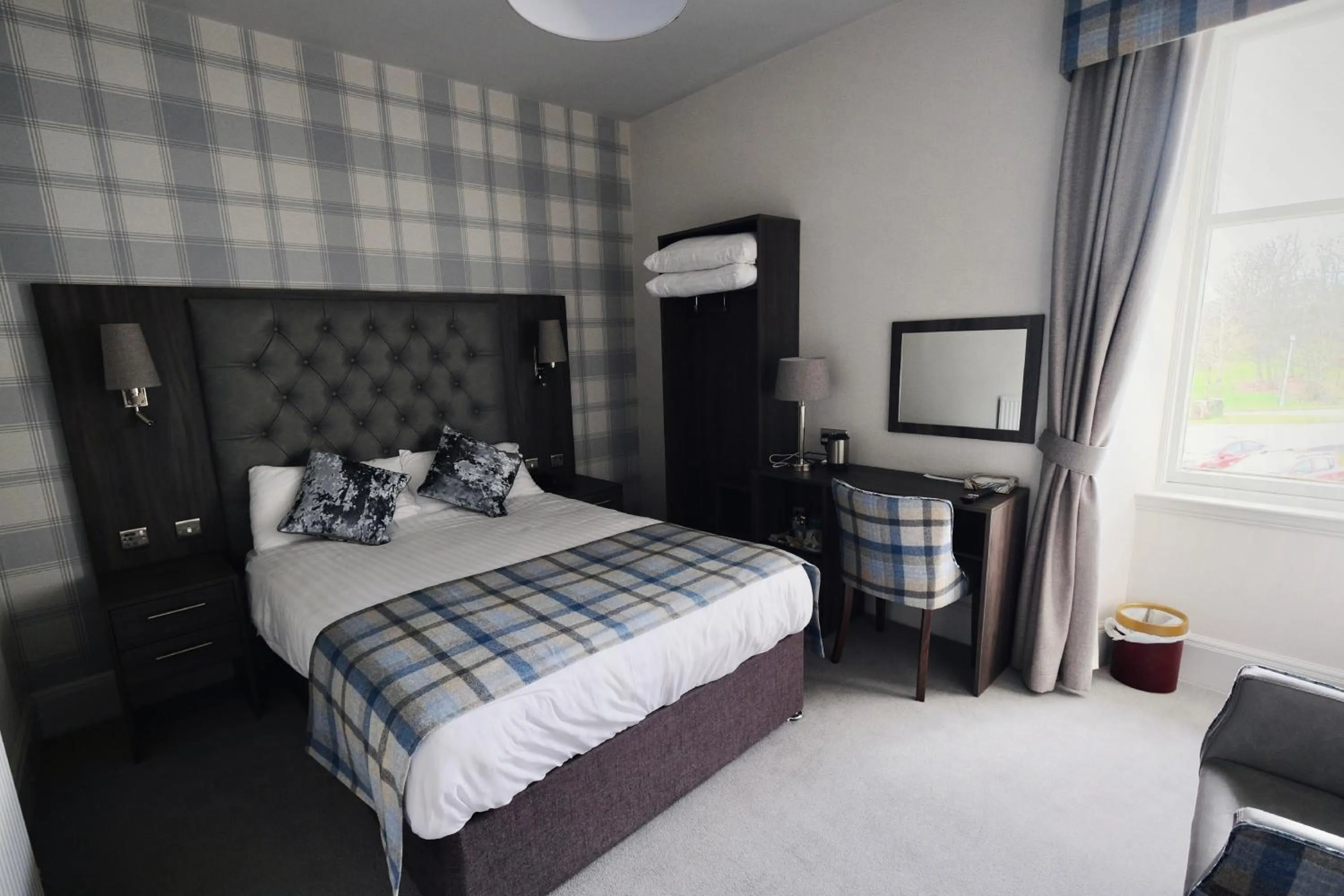 Photo of the whole room, Bed in Fife Lodge Hotel
