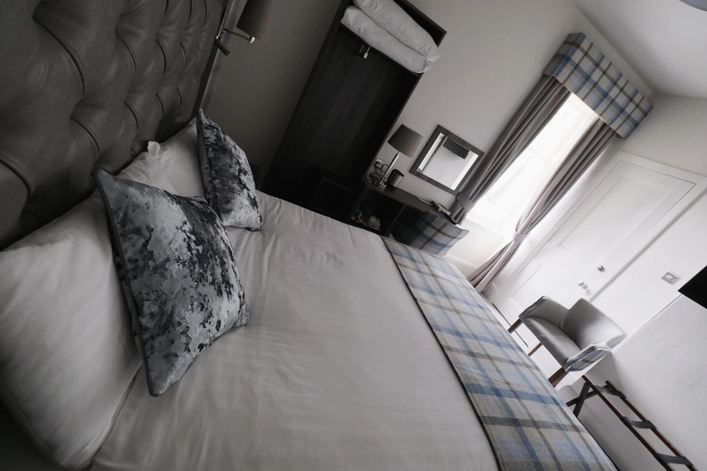 Bed in Fife Lodge Hotel