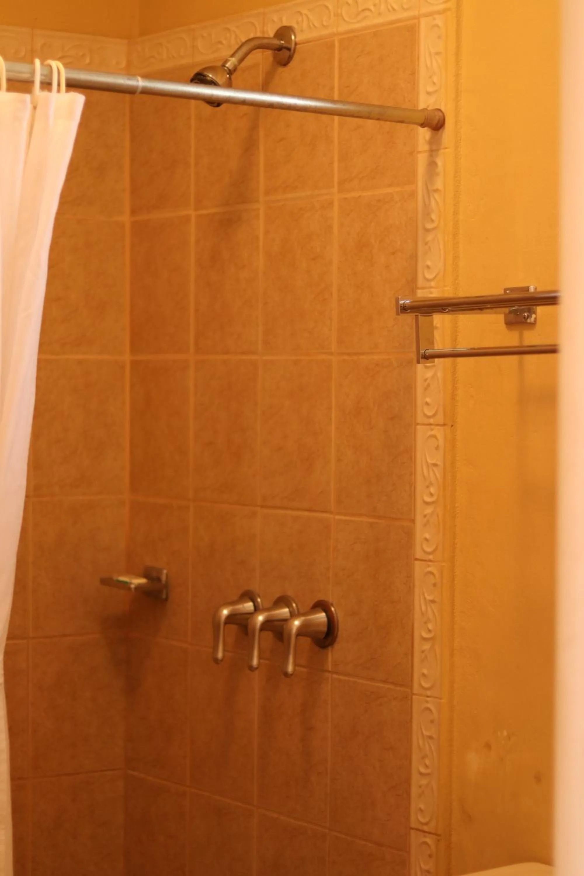 Shower in Coco Beach Hotel