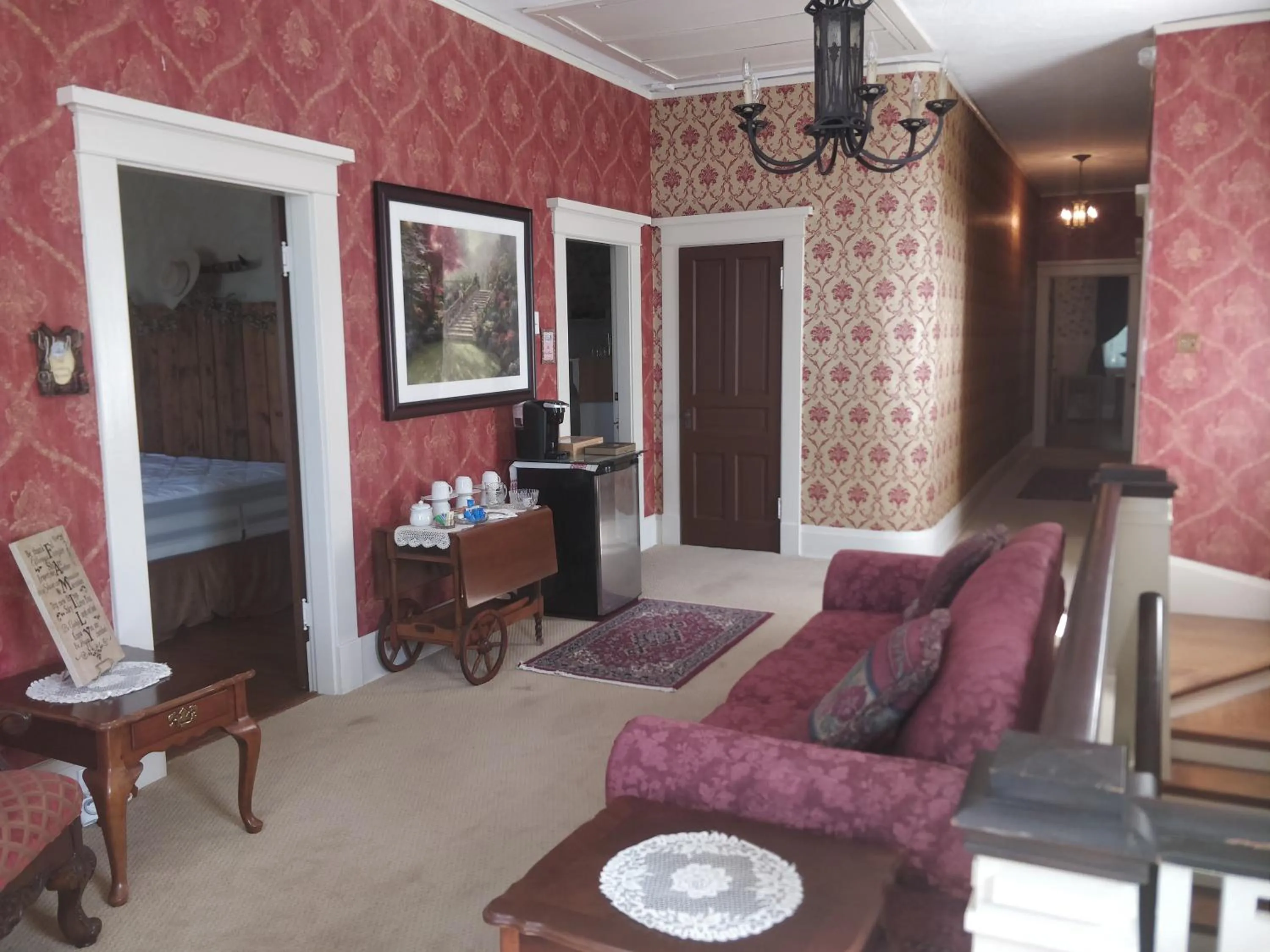 Coffee/tea facilities in The Lancaster Manor Bed and Breakfast