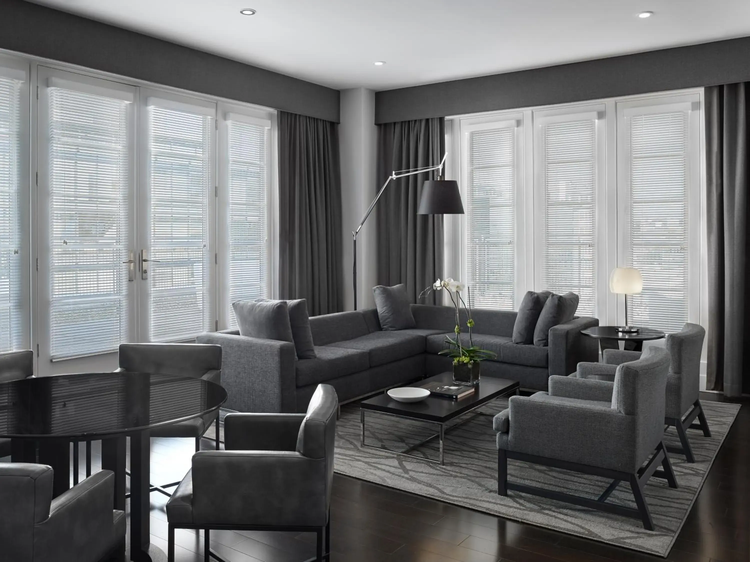 Two Bedroom Penthouse Suite with Private Terrace in AKA White House Two Bedroom Penthouse Suite with Private Terrace in AKA White House