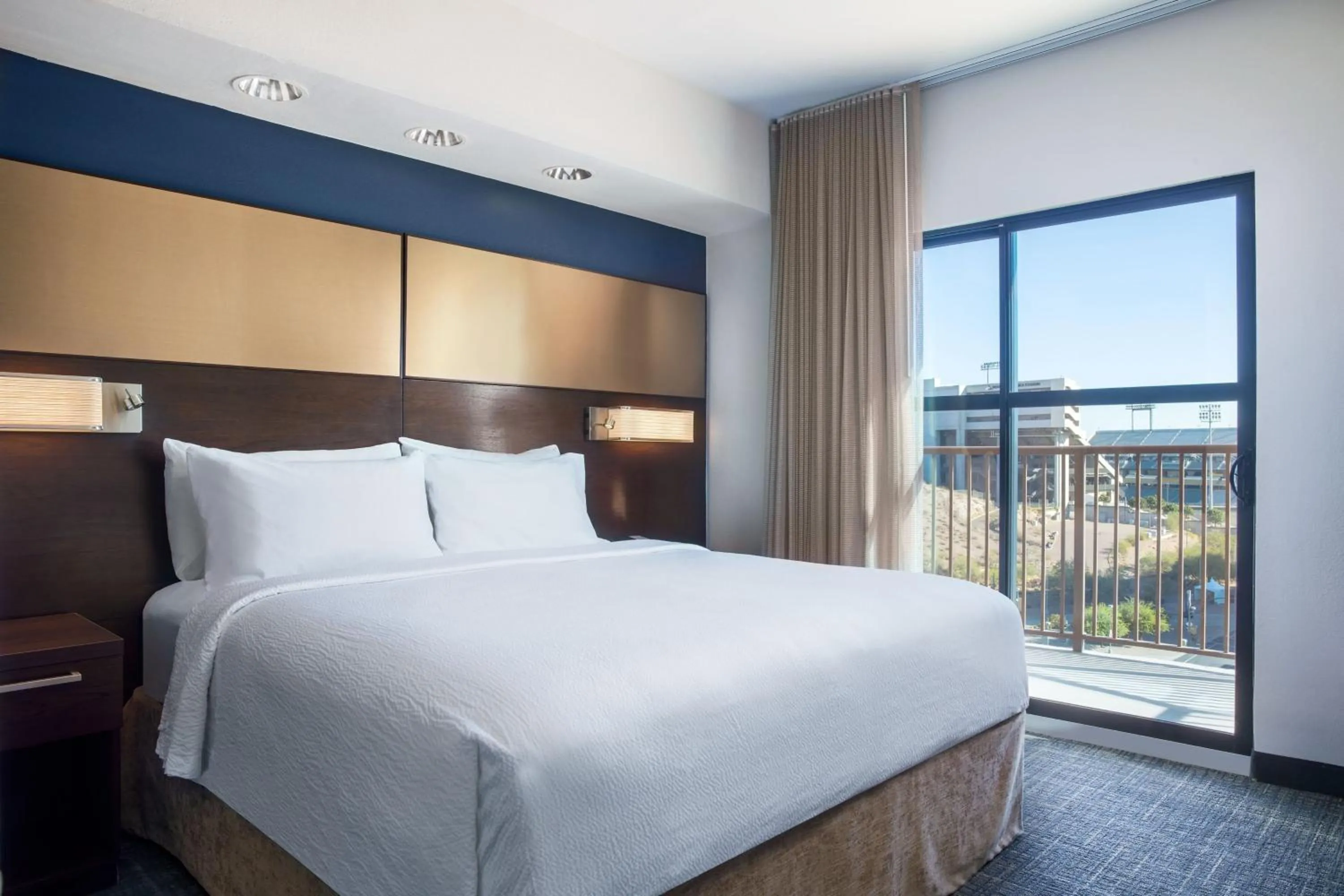 Bedroom, Bed in Residence Inn by Marriott Tempe Downtown/University