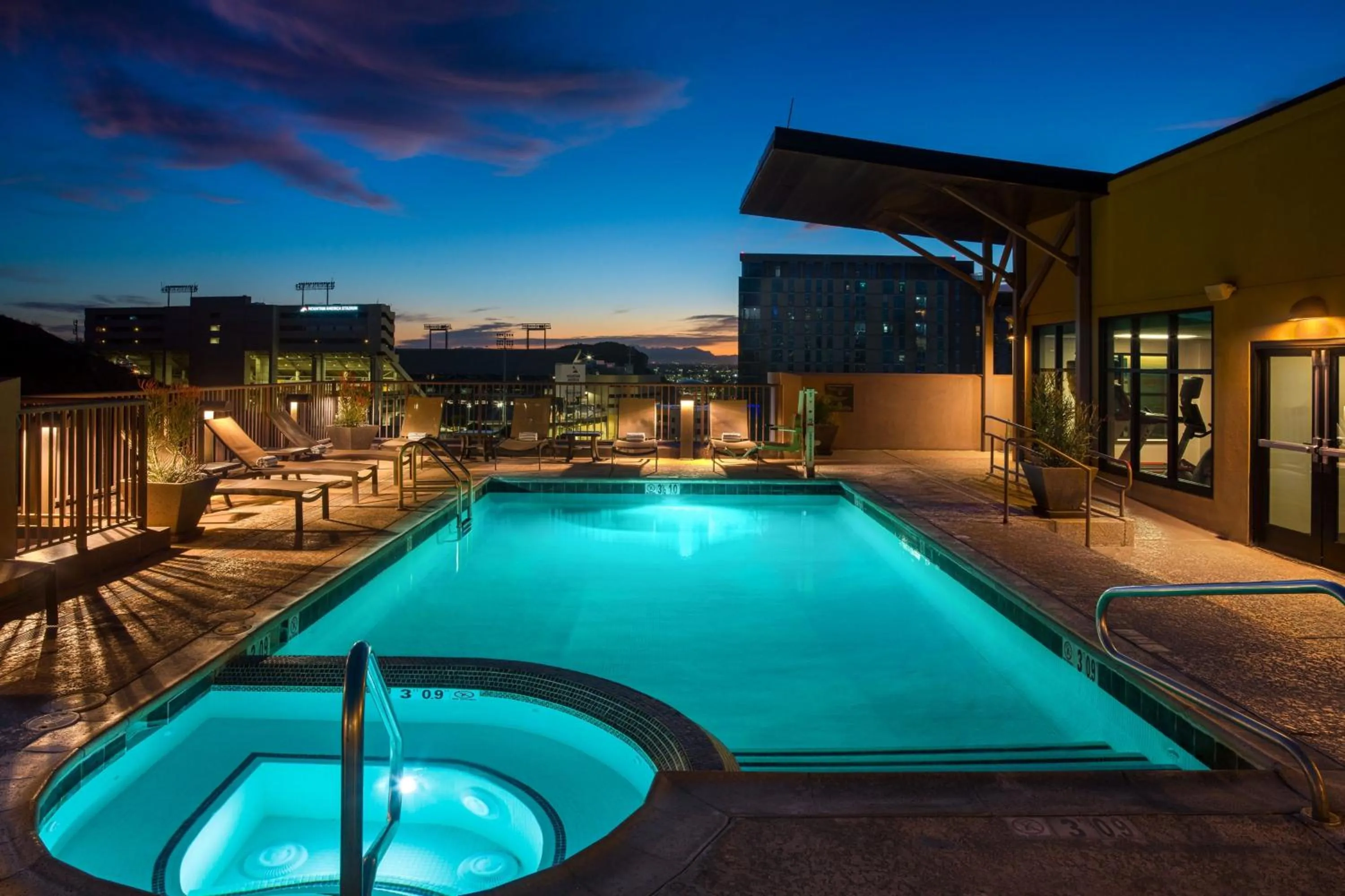 Swimming pool in Residence Inn by Marriott Tempe Downtown/University