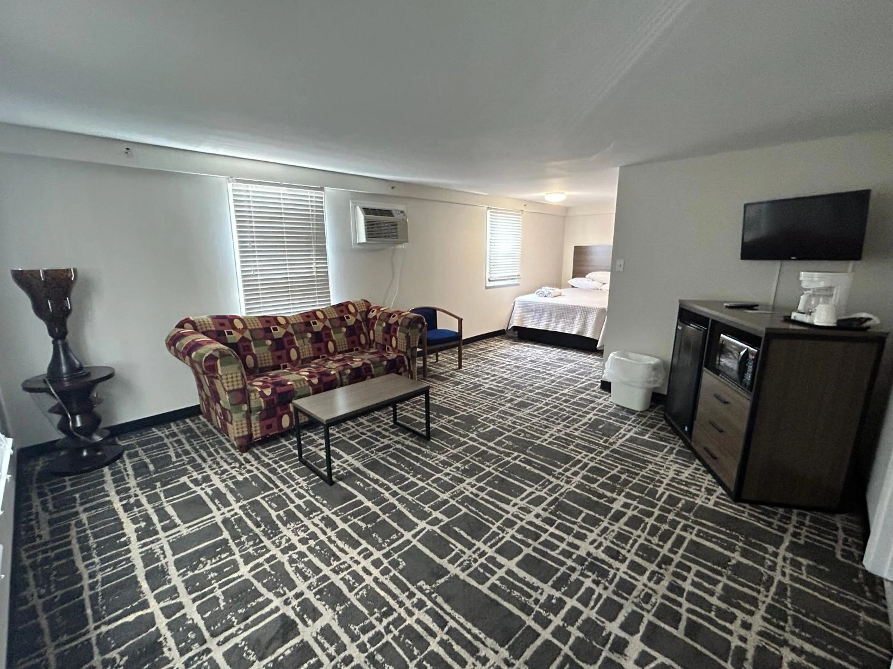 Restaurant/places to eat, Bed in Blue Wave Inn - Ocean City