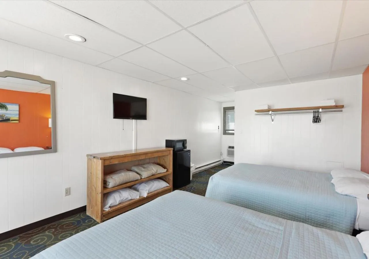 Bed in Blue Wave Inn - Ocean City