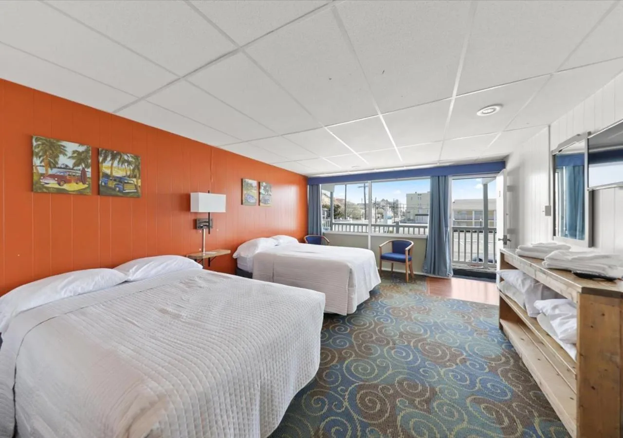 Photo of the whole room, Bed in Blue Wave Inn - Ocean City