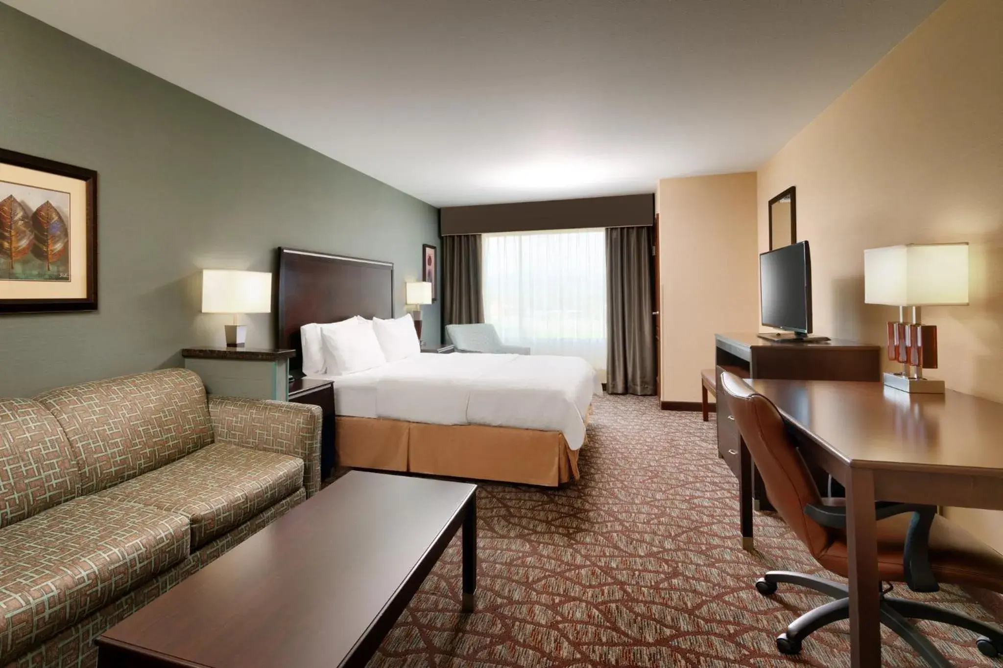 Superior King Room in Holiday Inn Express Hotel & Suites Butte by IHG Superior King Room in Holiday Inn Express Hotel & Suites Butte by IHG