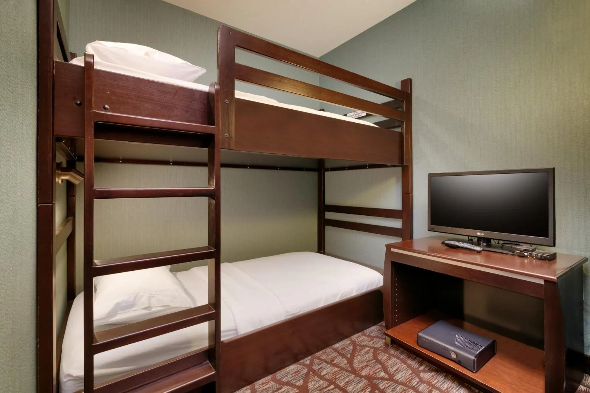 Photo of the whole room, Bed in Holiday Inn Express Hotel & Suites Butte by IHG