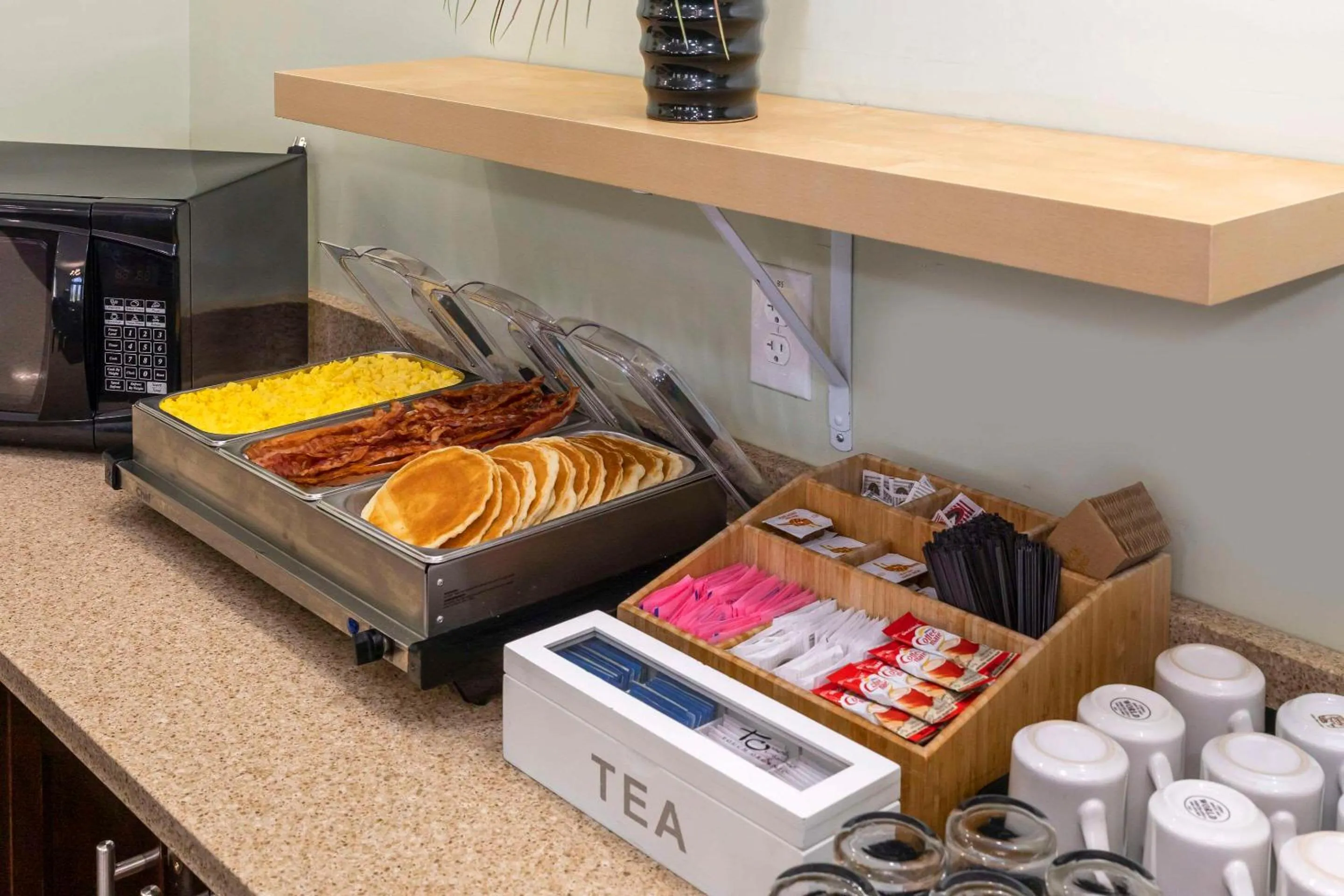 Breakfast in Quality Inn & Suites