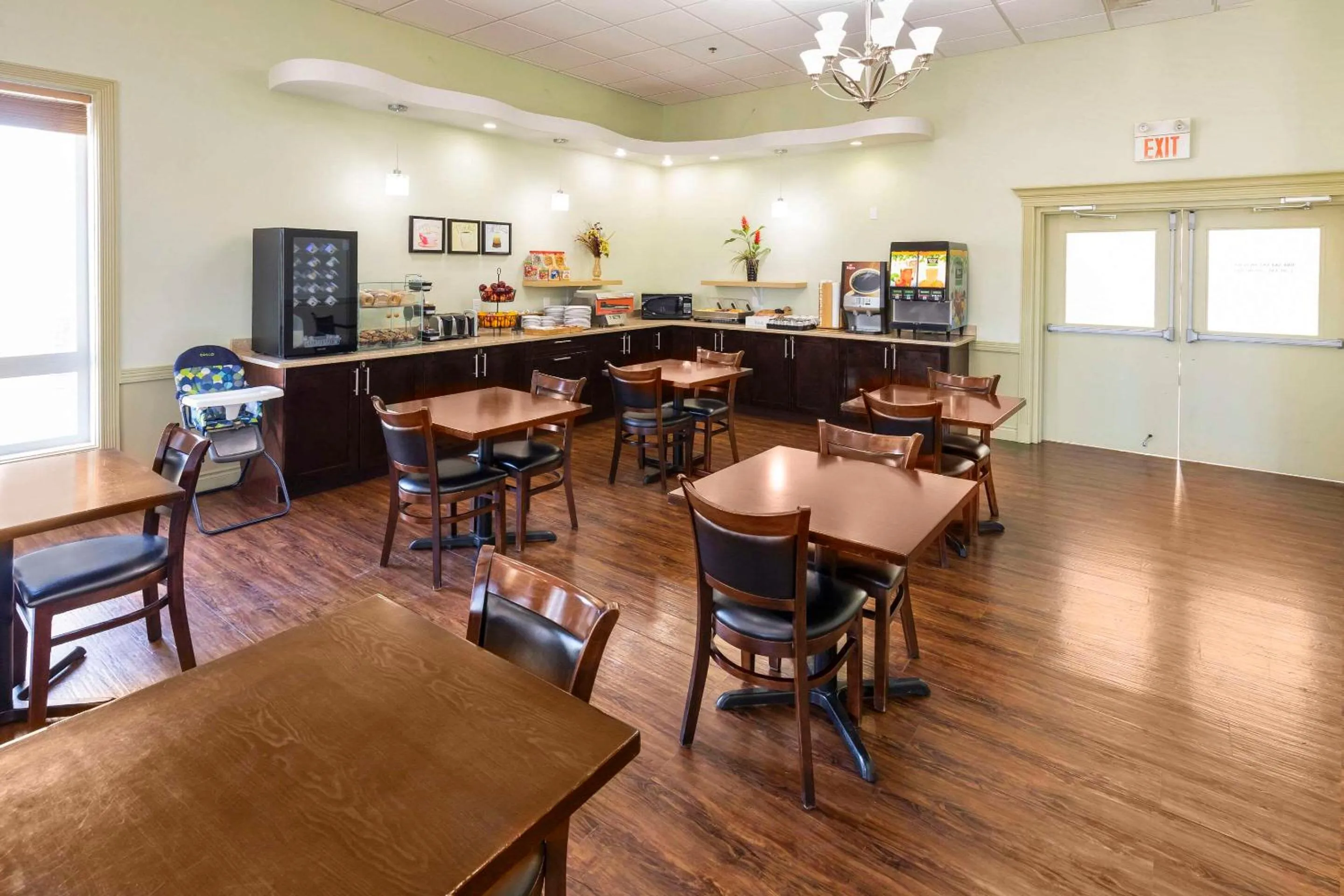 Breakfast in Quality Inn & Suites