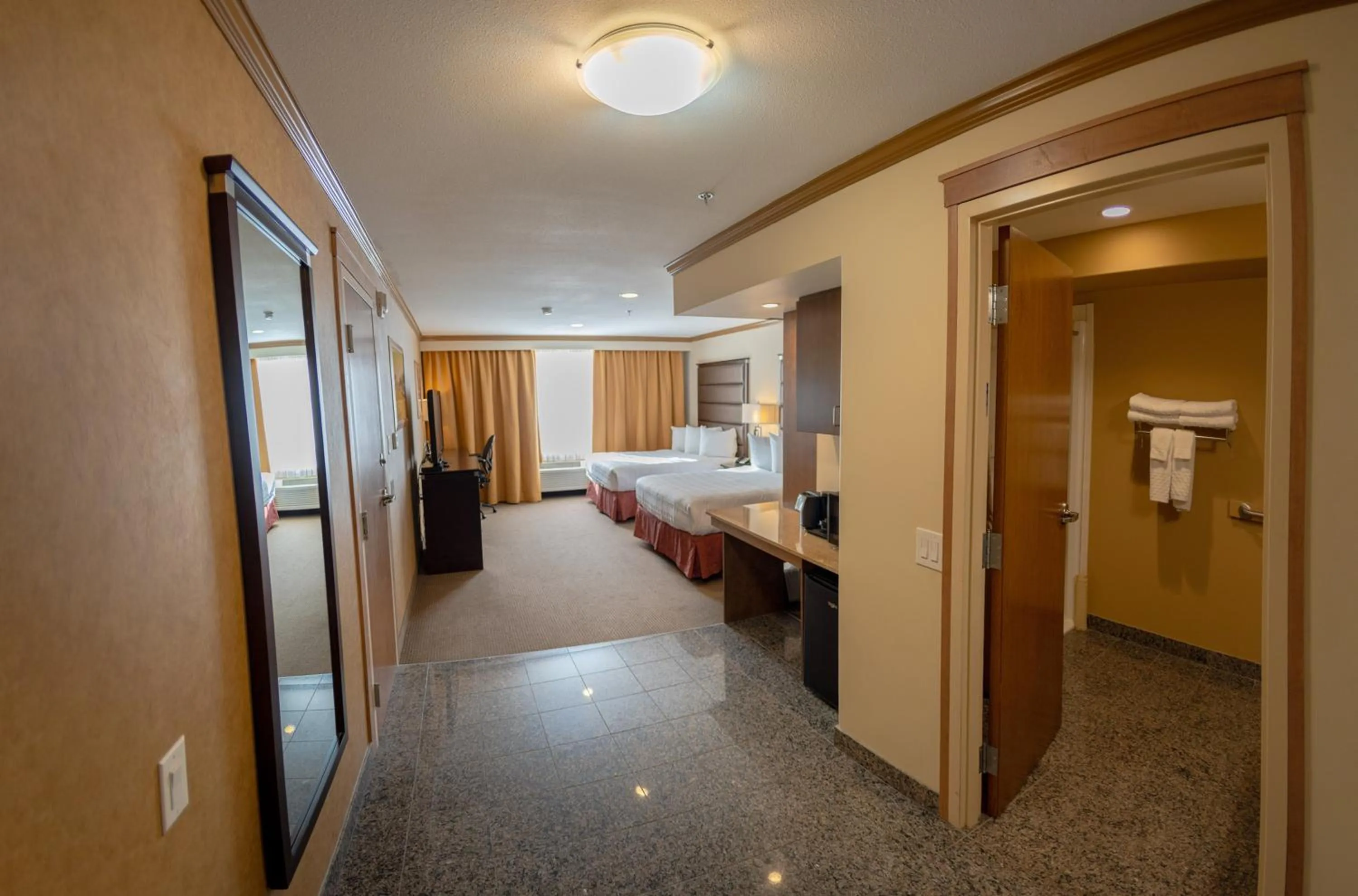 Photo of the whole room, Bed in Camrose Resort Hotel