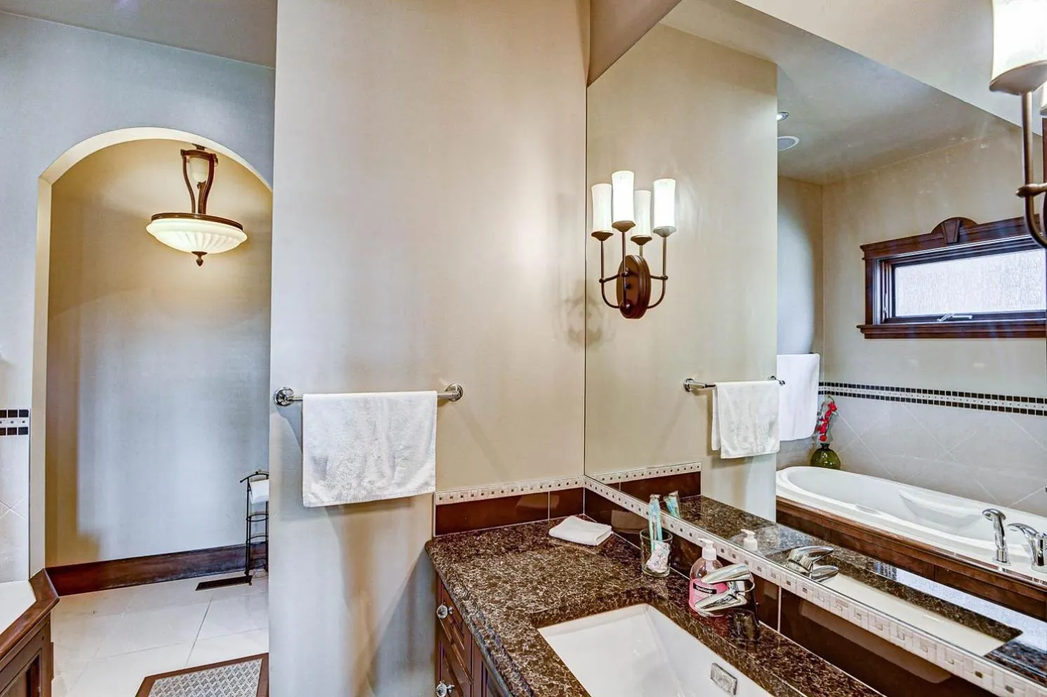 Bathroom in Westmount River Inn