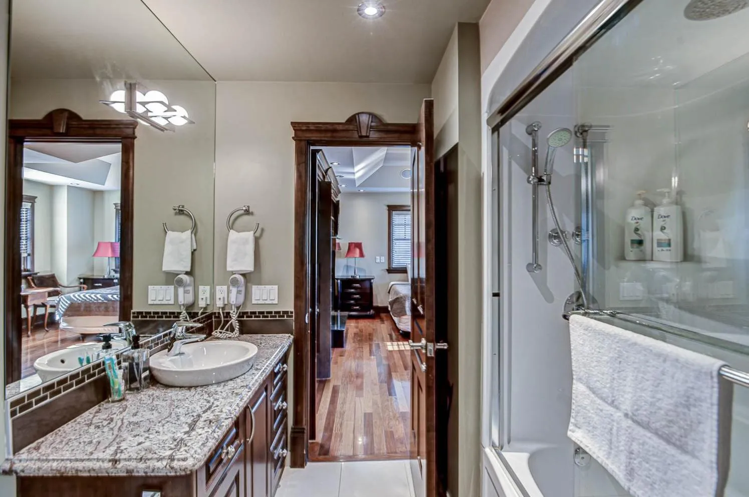 Bathroom in Westmount River Inn