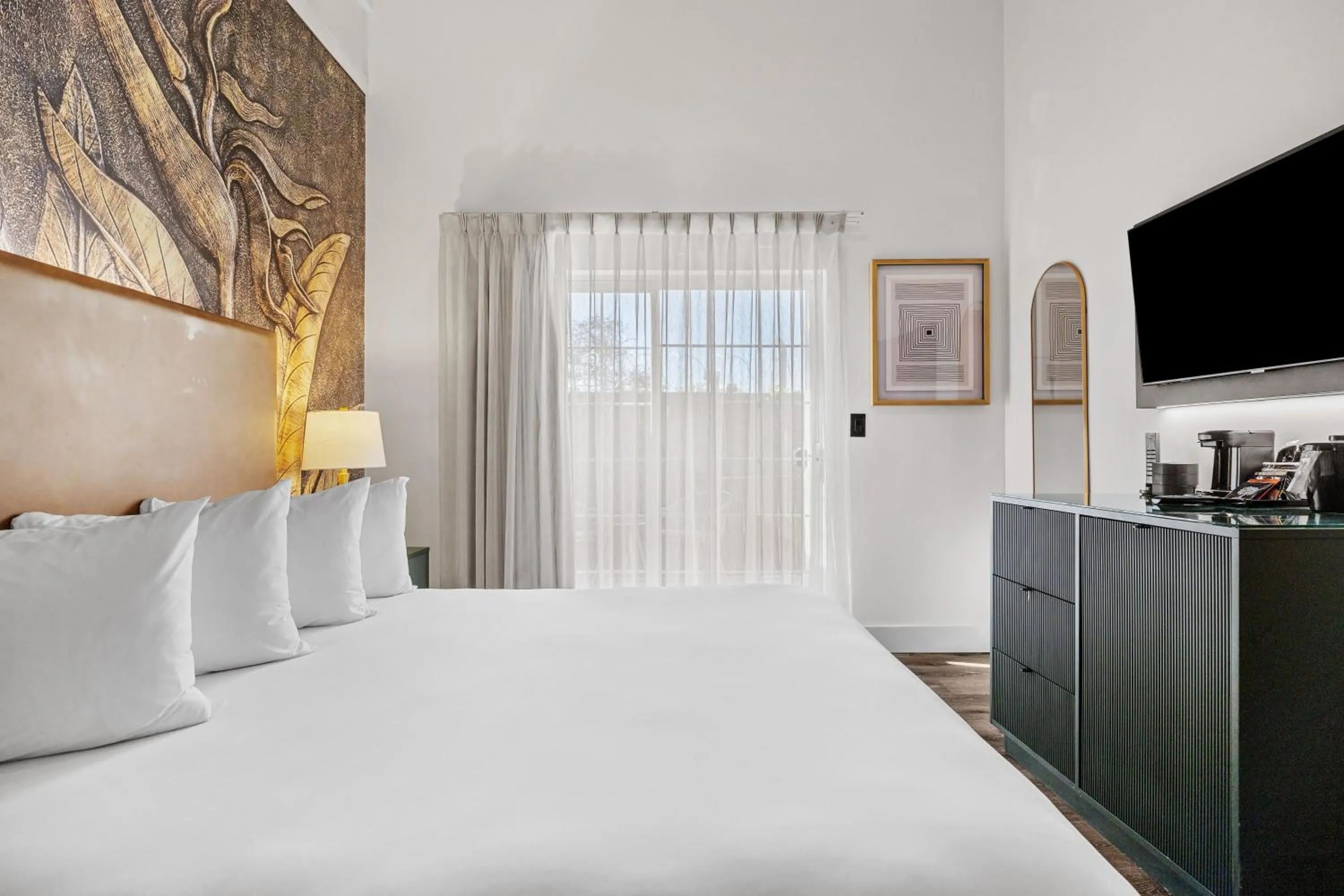 Bed in Nob Hill Hotel