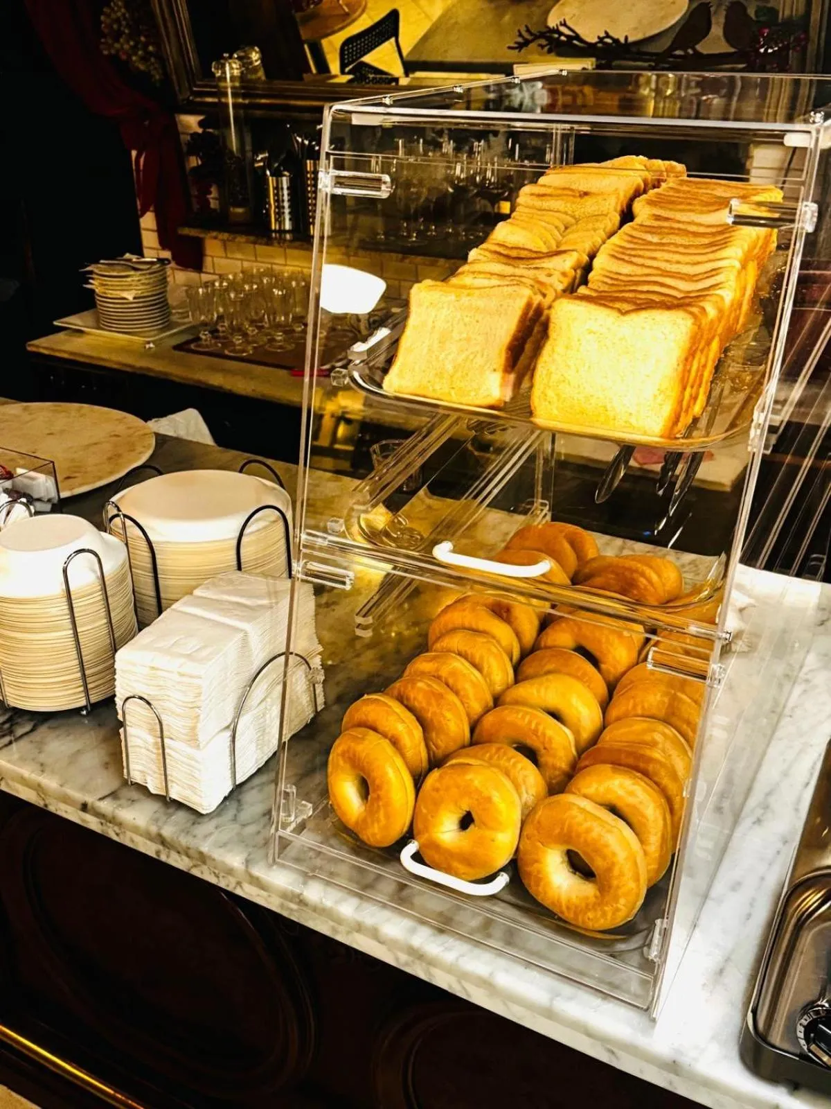 Food and drinks in Nob Hill Hotel