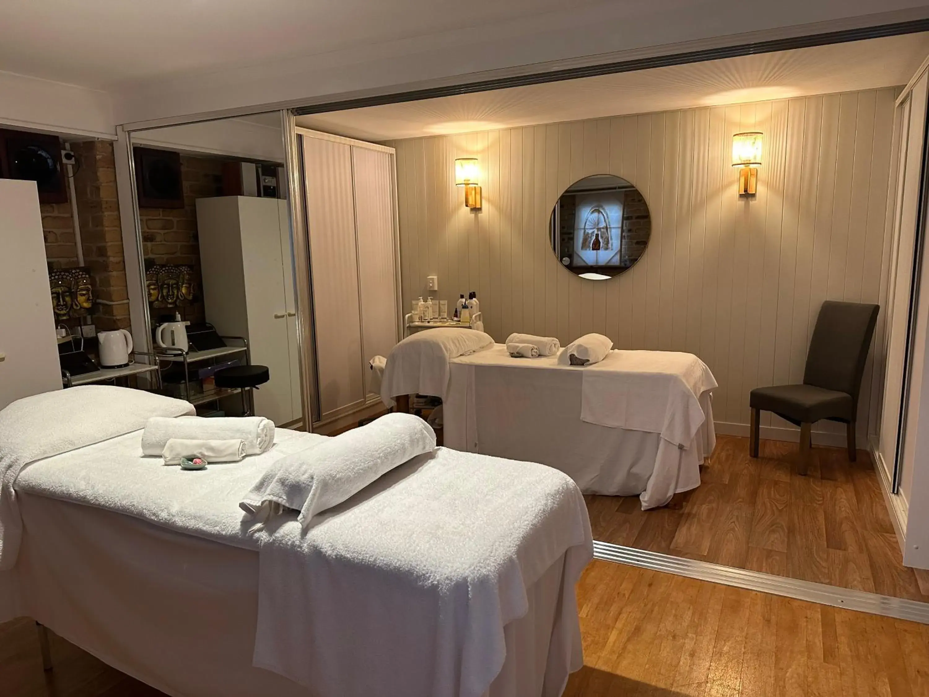 Two-Bedroom Villa 2 - Water Front in Saltwater Villas - Pet Friendly Accommodation Two-Bedroom Villa 2 - Water Front in Saltwater Villas - Pet Friendly Accommodation