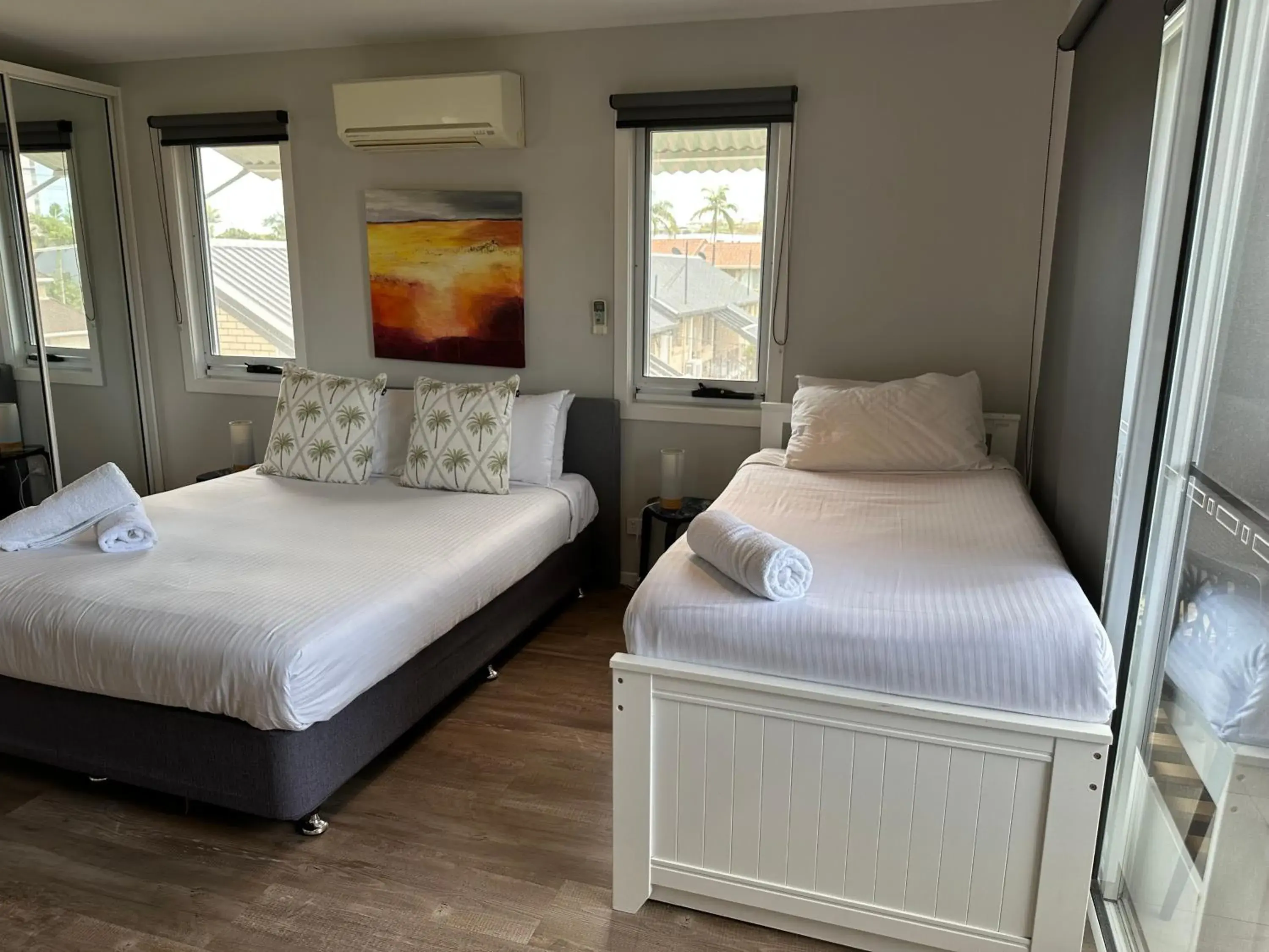 Non-Waterfront Upstairs Studio - B in Saltwater Villas - Pet Friendly Accommodation Non-Waterfront Upstairs Studio - B in Saltwater Villas - Pet Friendly Accommodation