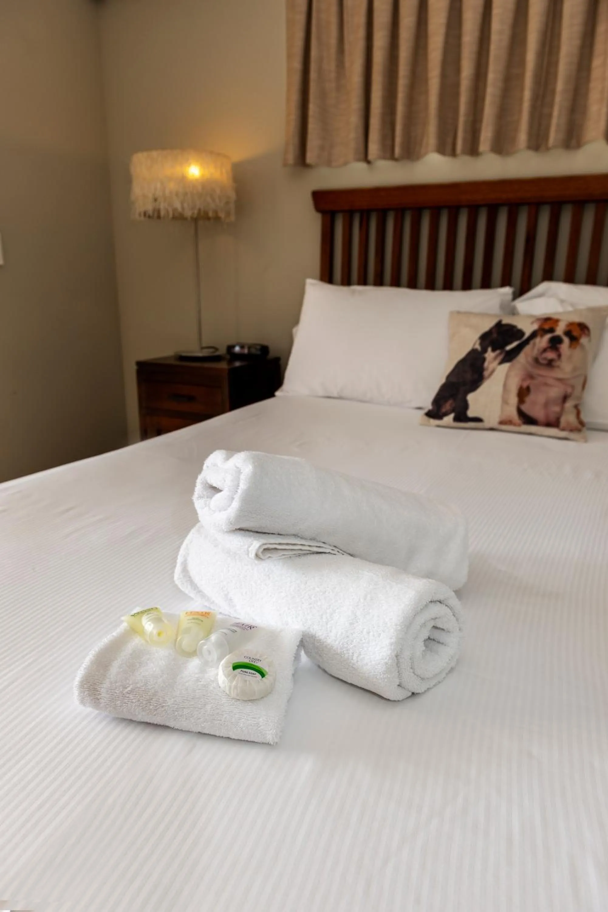 Property building, Bed in Saltwater Villas - Pet Friendly Accommodation