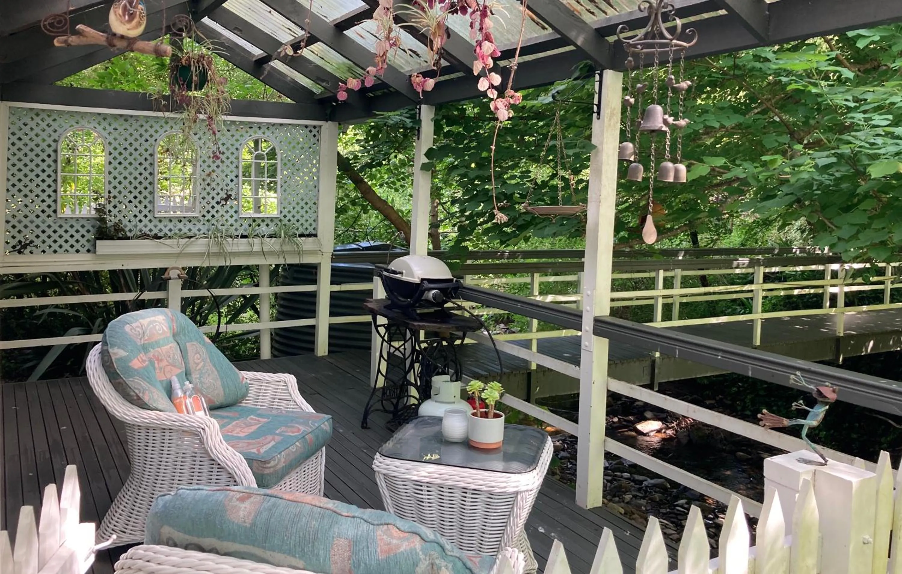 Patio in Aldgate Valley Bed and Breakfast